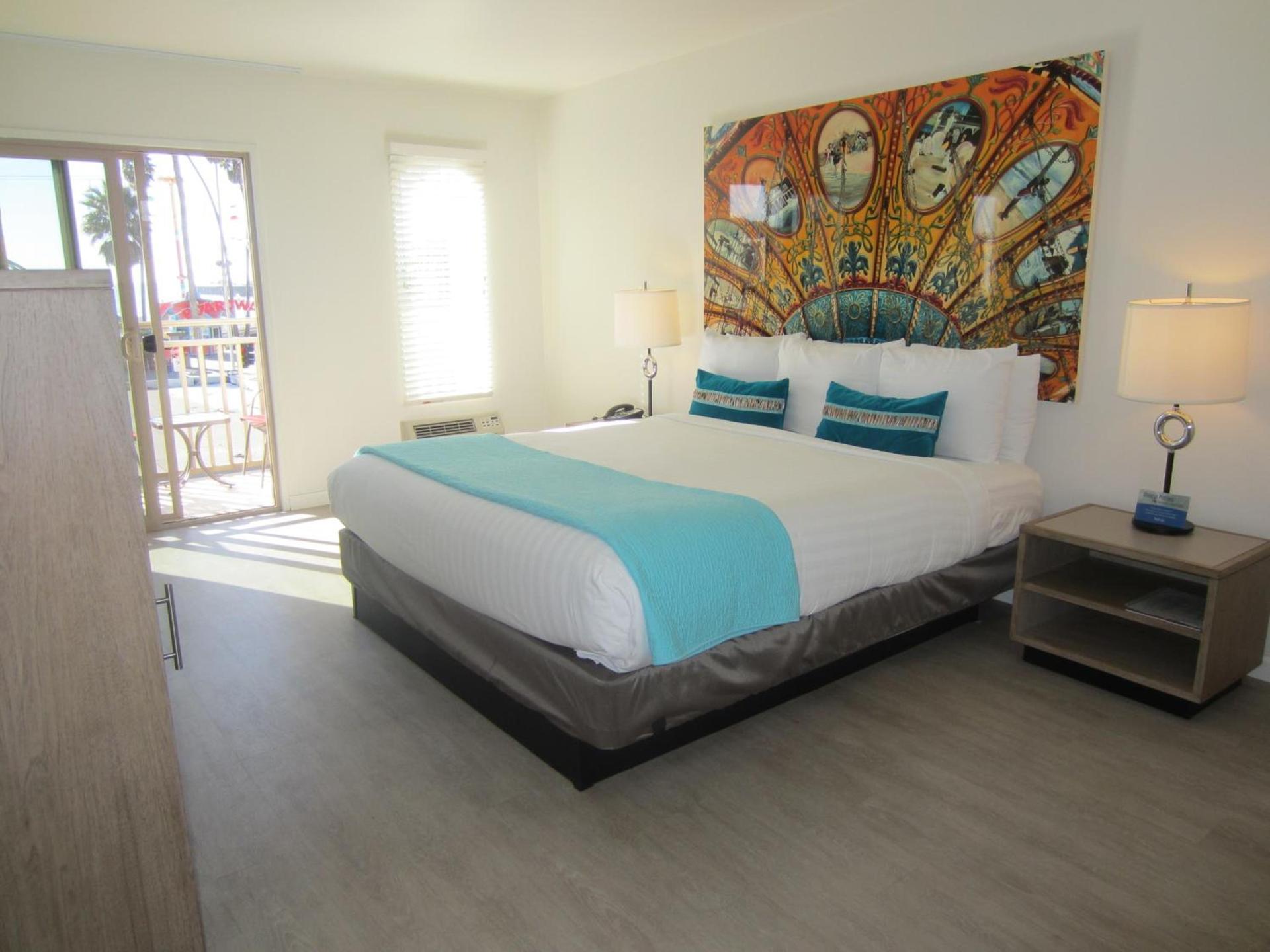 Carousel Beach Inn photo 11