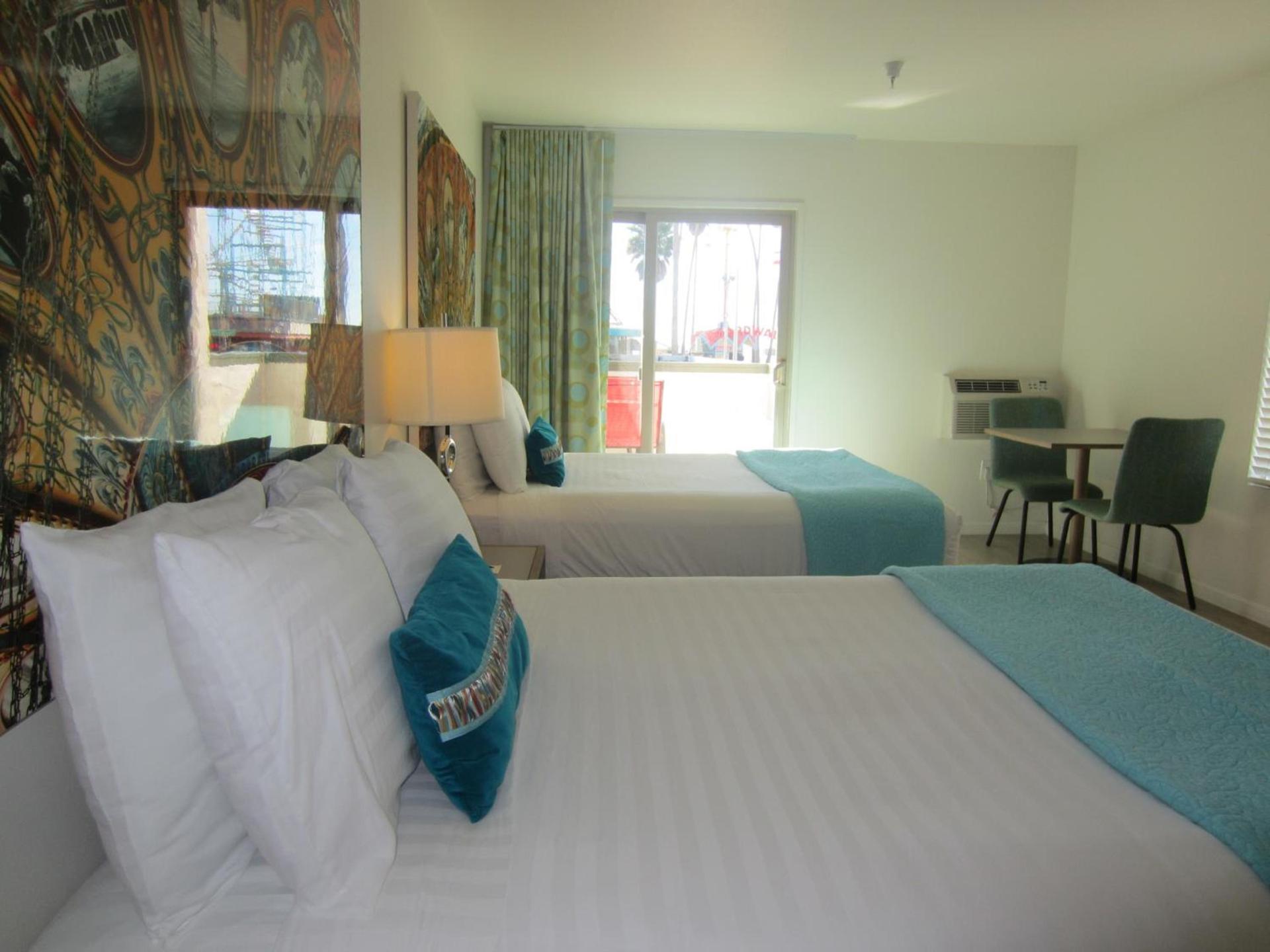 Carousel Beach Inn photo 20