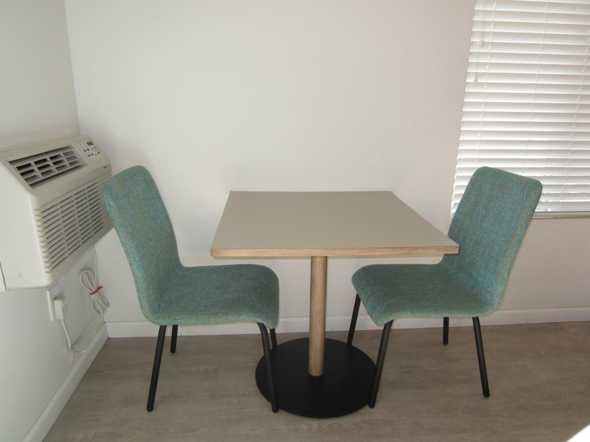 Carousel Beach Inn photo 9