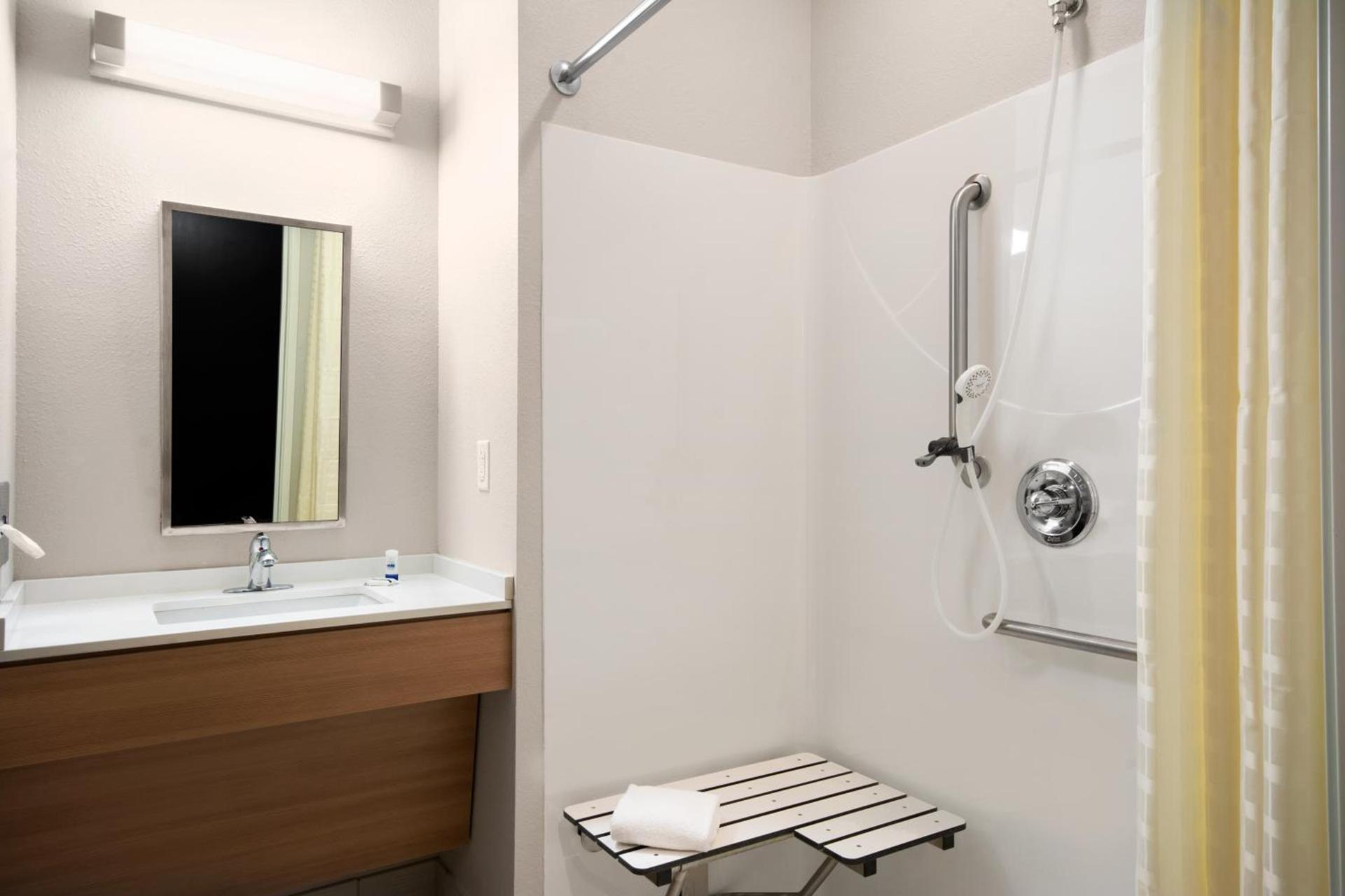 Microtel Inn & Suites by Wyndham photo 13