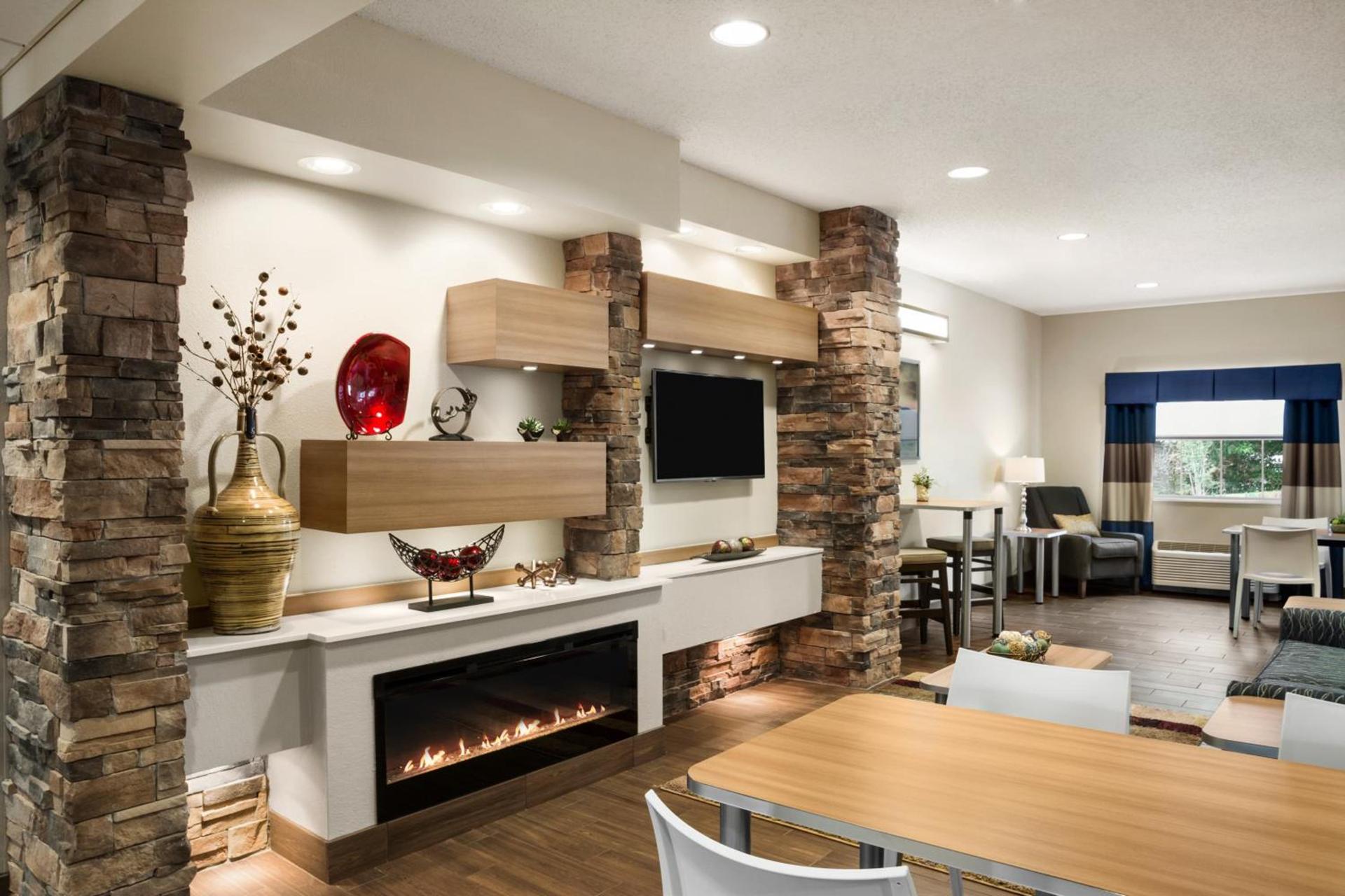 Microtel Inn & Suites by Wyndham photo 3
