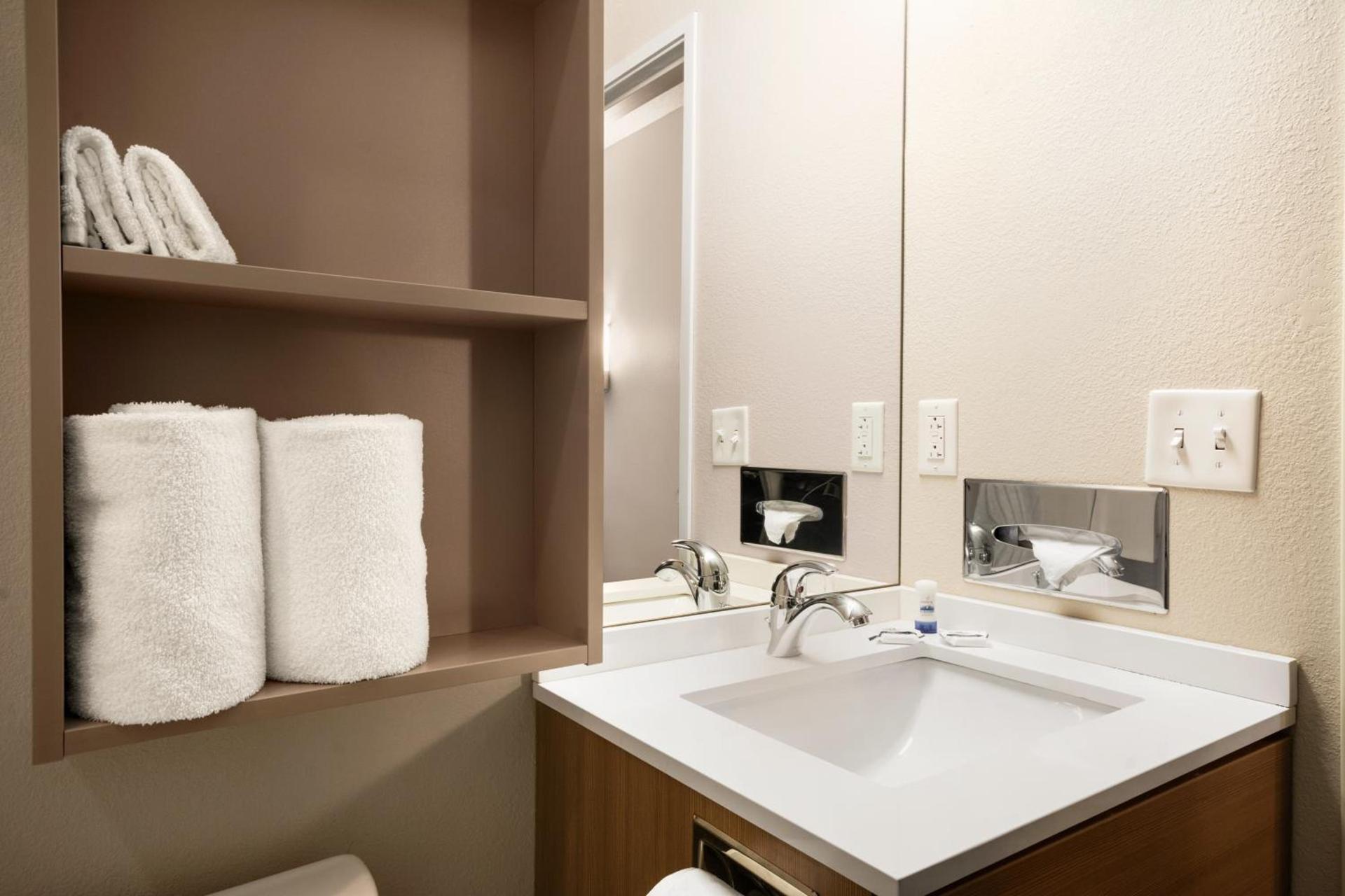 Microtel Inn & Suites by Wyndham photo 17