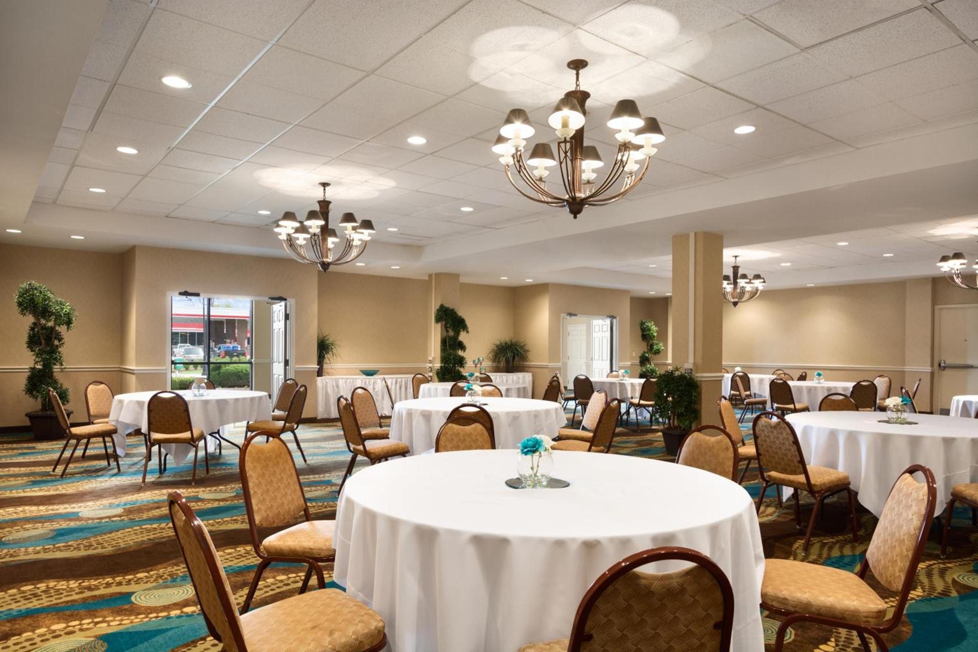 Wyndham Garden Wichita Downtown photo 41