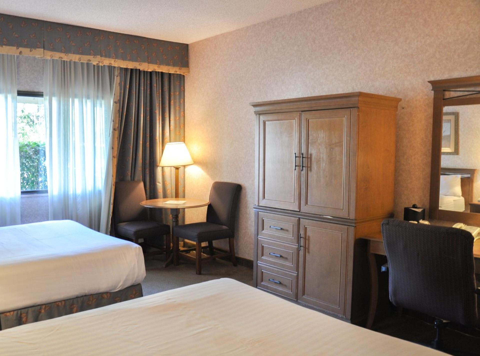 Piccadilly Inn Airport photo 14