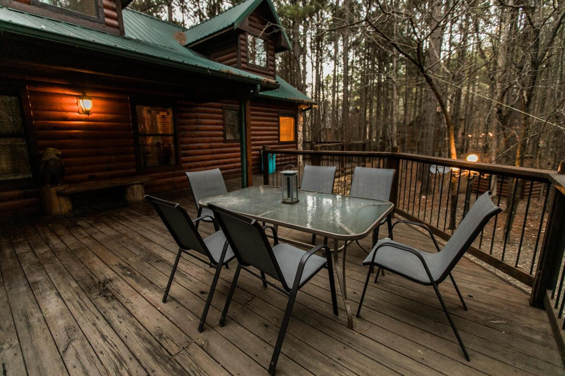 Leaping Lizard Lodge 4 bdrm 3 and a half Bth, Hot tub, Fireplaces, Swing Set, Gameroom photo 71