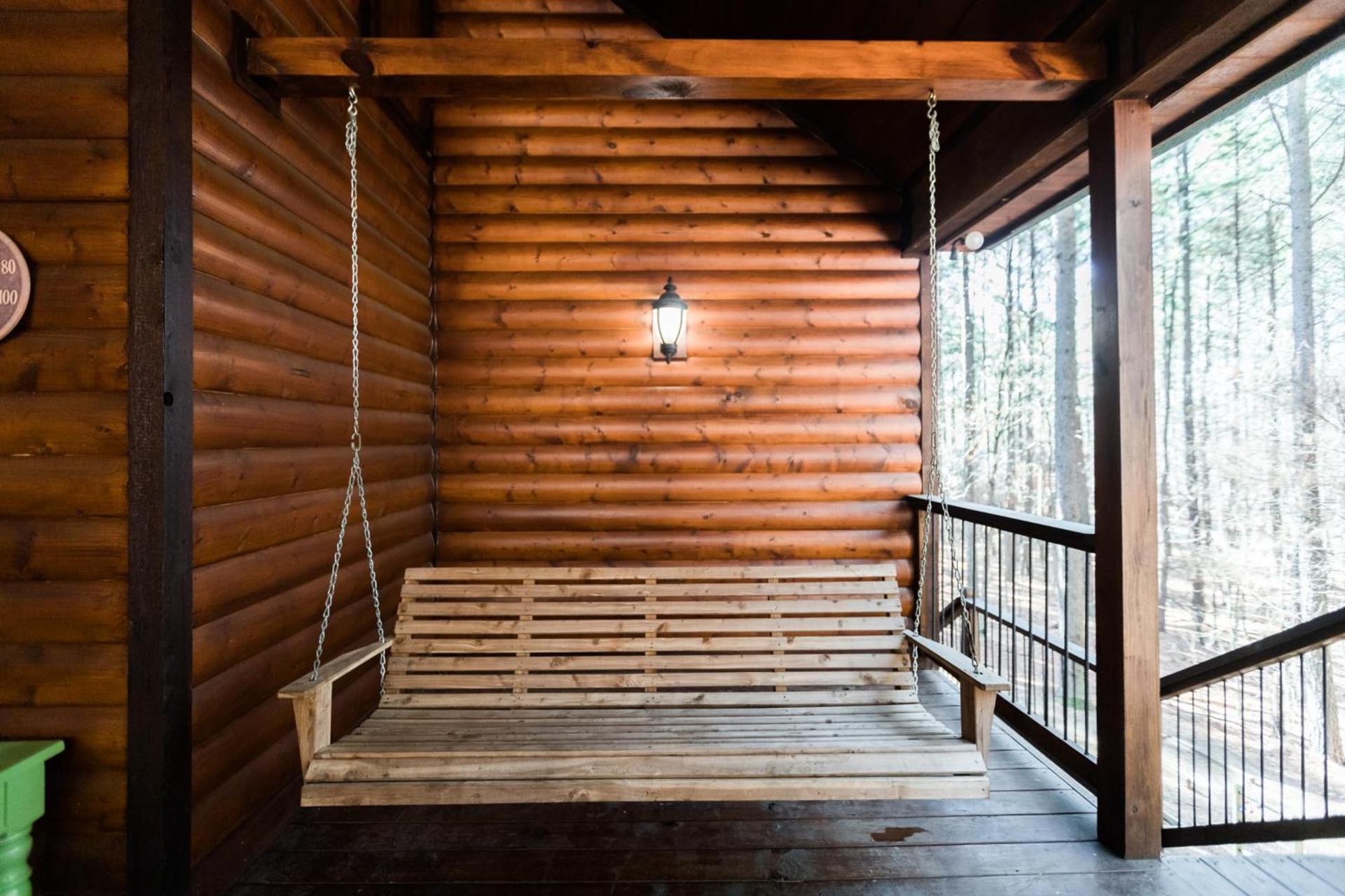 Leaping Lizard Lodge 4 bdrm 3 and a half Bth, Hot tub, Fireplaces, Swing Set, Gameroom photo 58