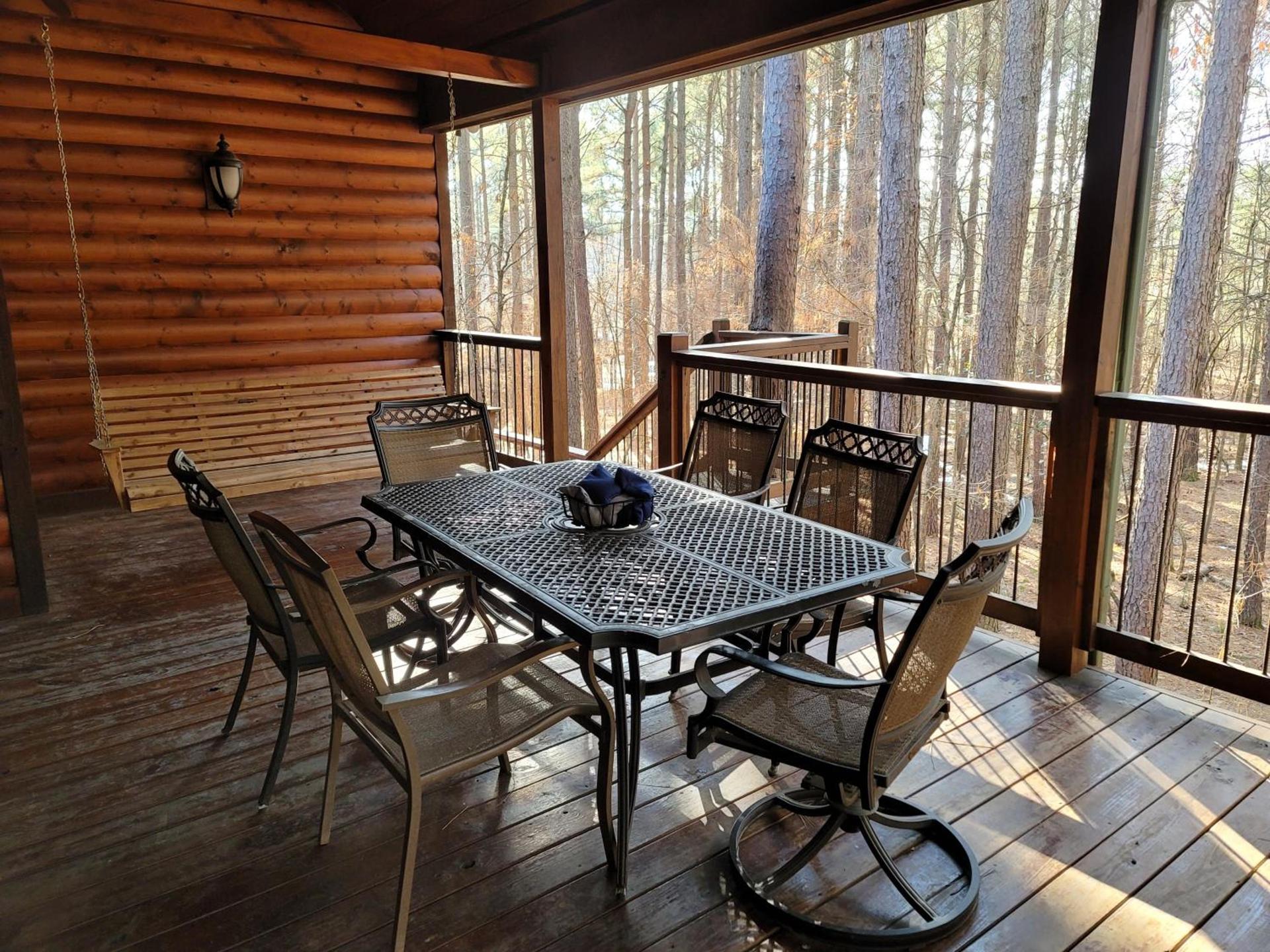 Leaping Lizard Lodge 4 bdrm 3 and a half Bth, Hot tub, Fireplaces, Swing Set, Gameroom photo 62