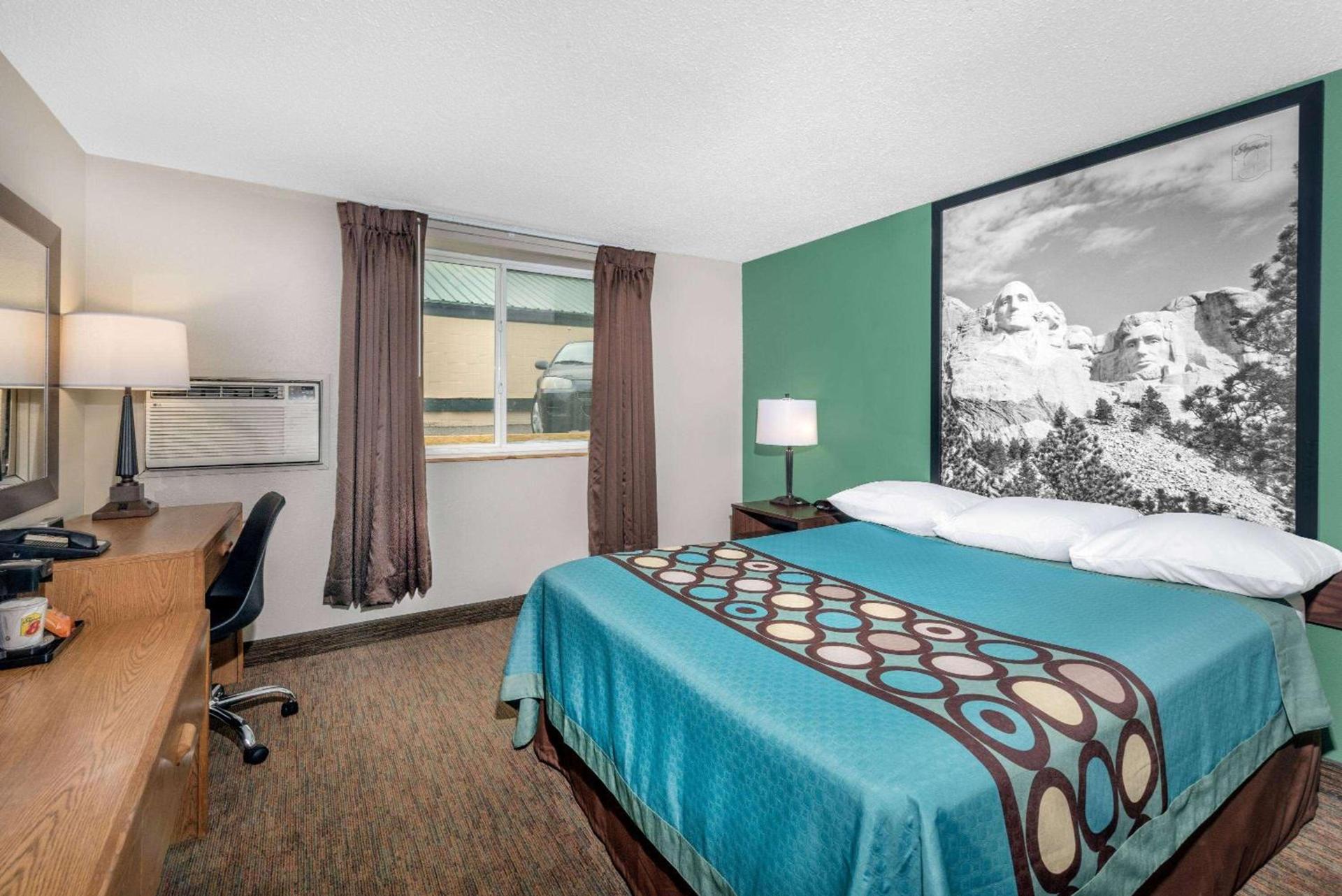 Super 8 by Wyndham Pierre SD photo 9