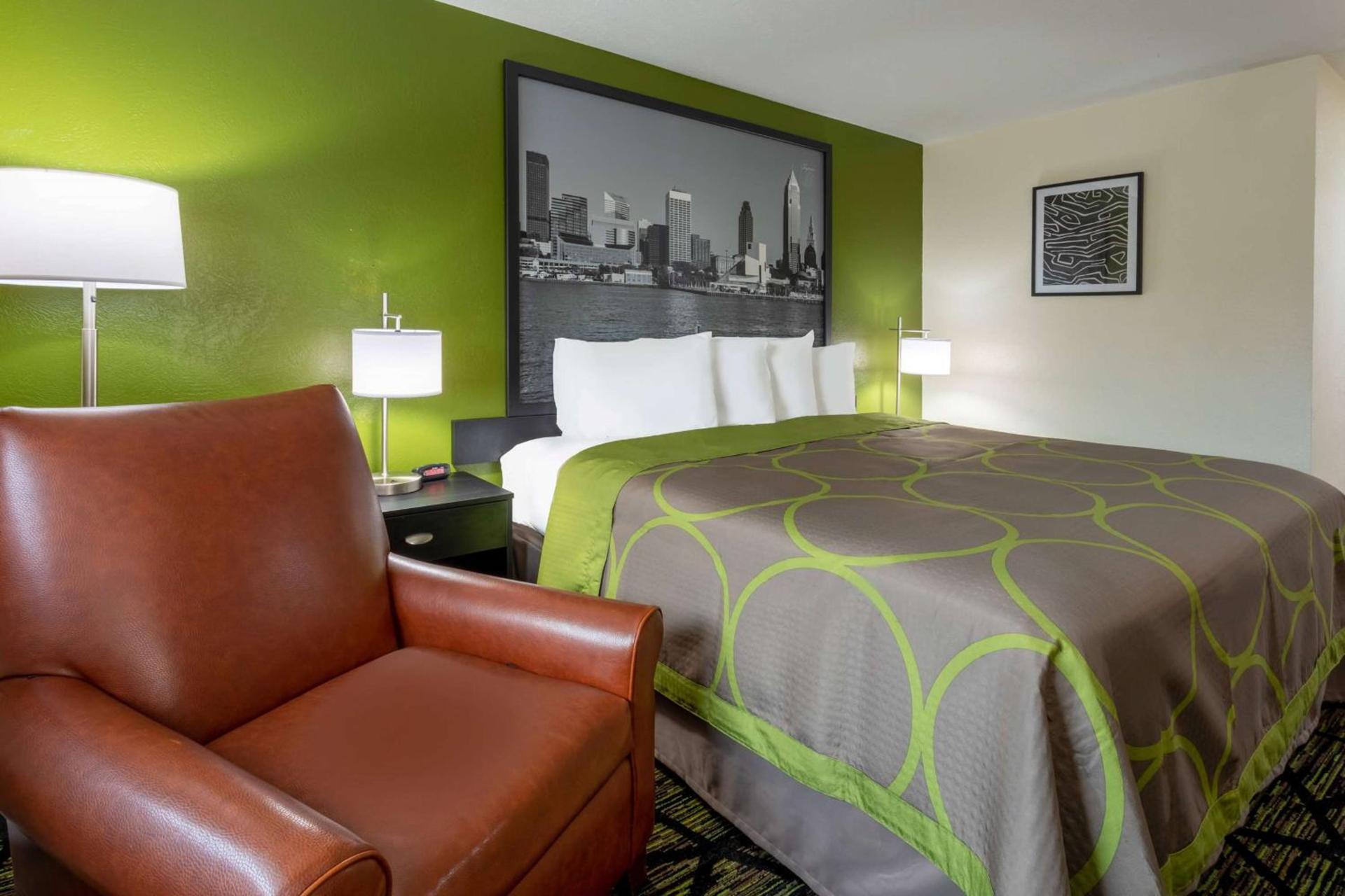 Super 8 by Wyndham Wooster photo 15