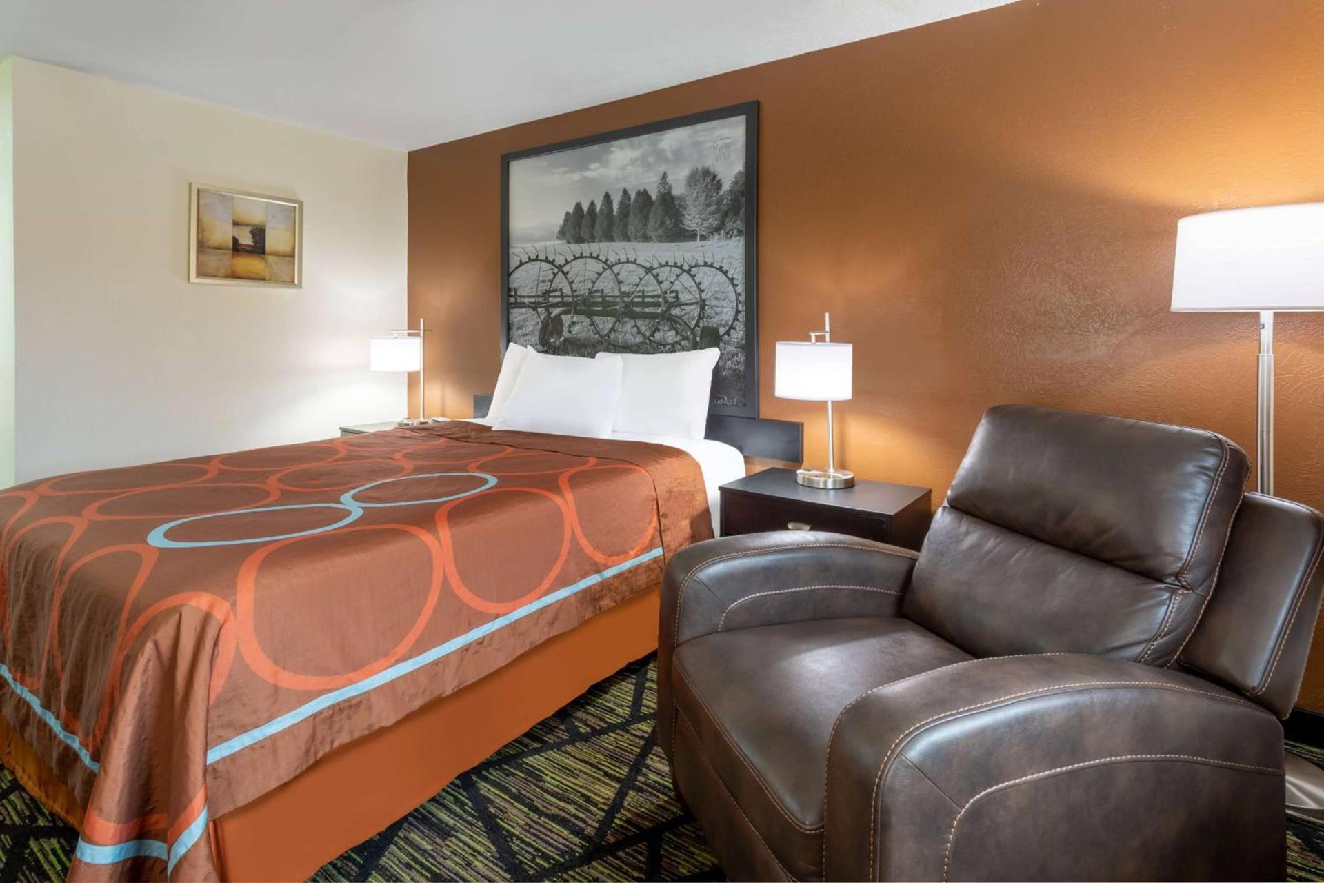 Super 8 by Wyndham Wooster photo 19
