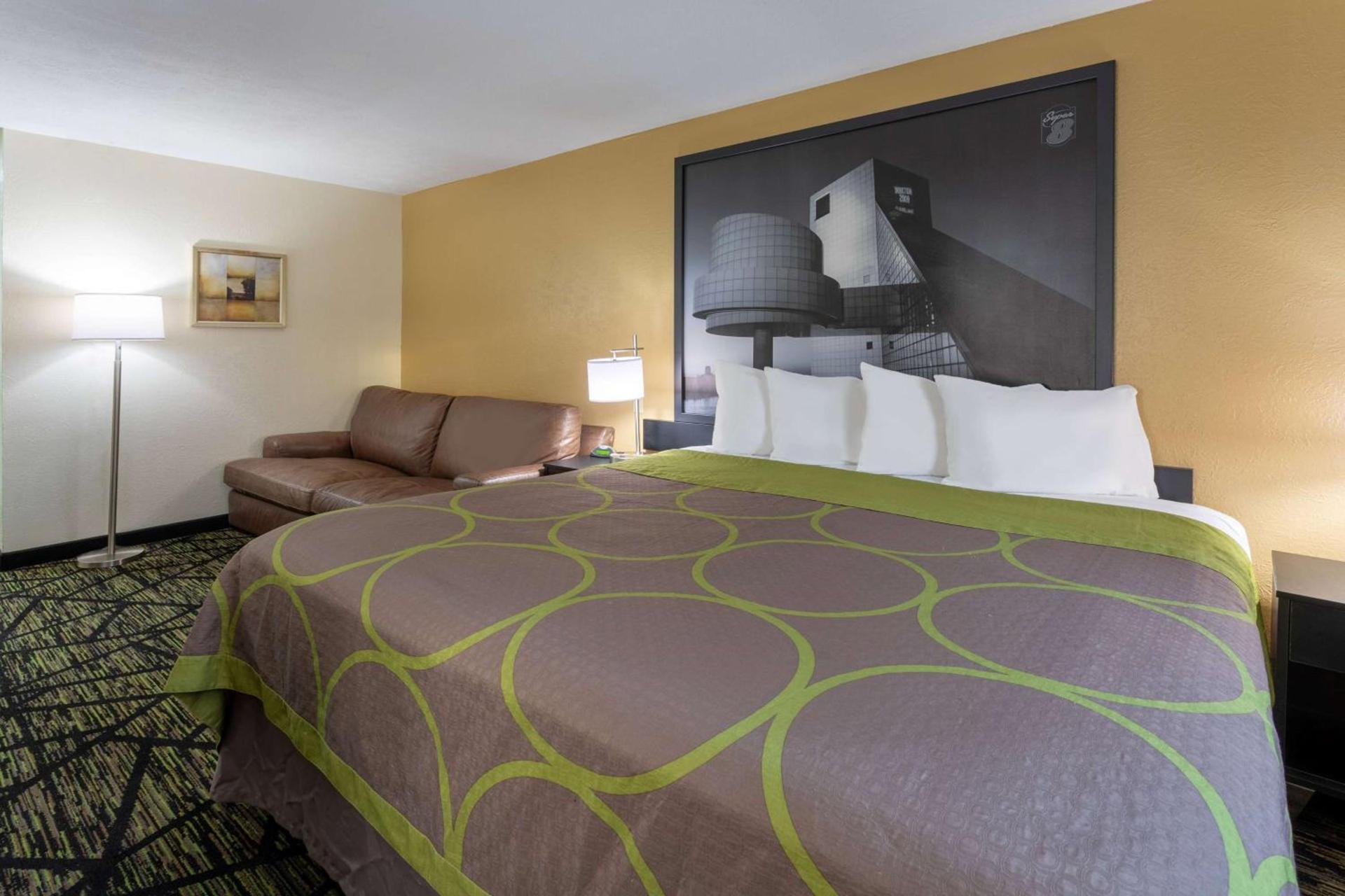 Super 8 by Wyndham Wooster photo 20
