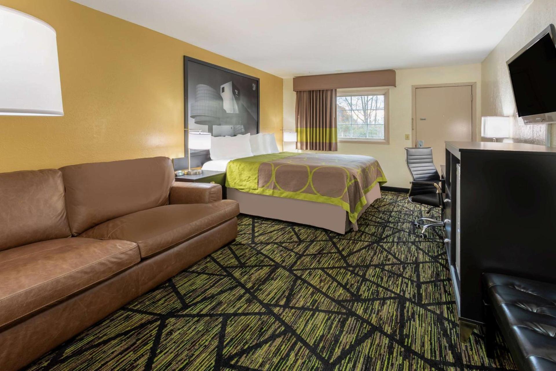 Super 8 by Wyndham Wooster photo 21