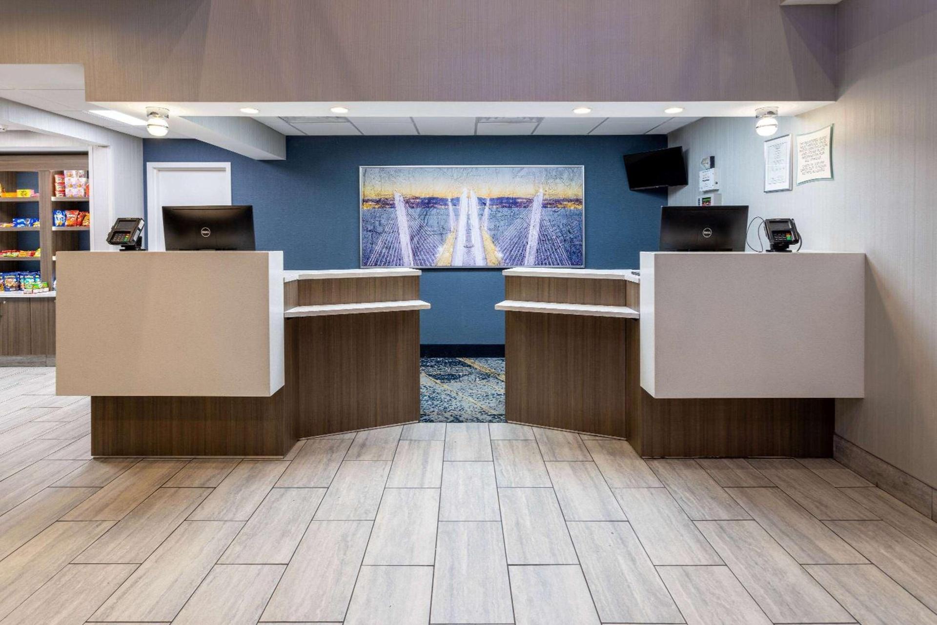 Baymont by Wyndham White Plains - Elmsford photo 3