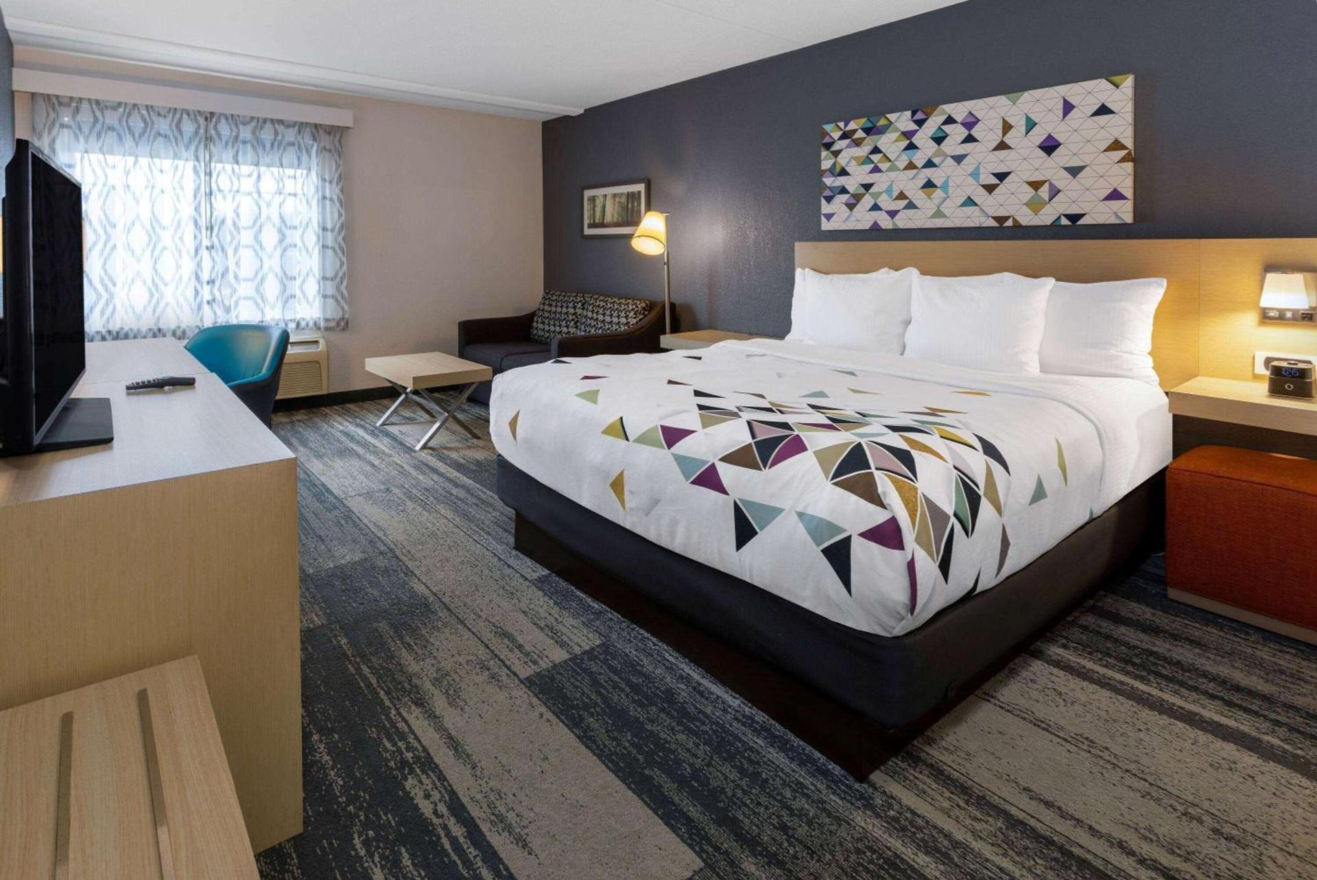 Baymont by Wyndham White Plains - Elmsford photo 20