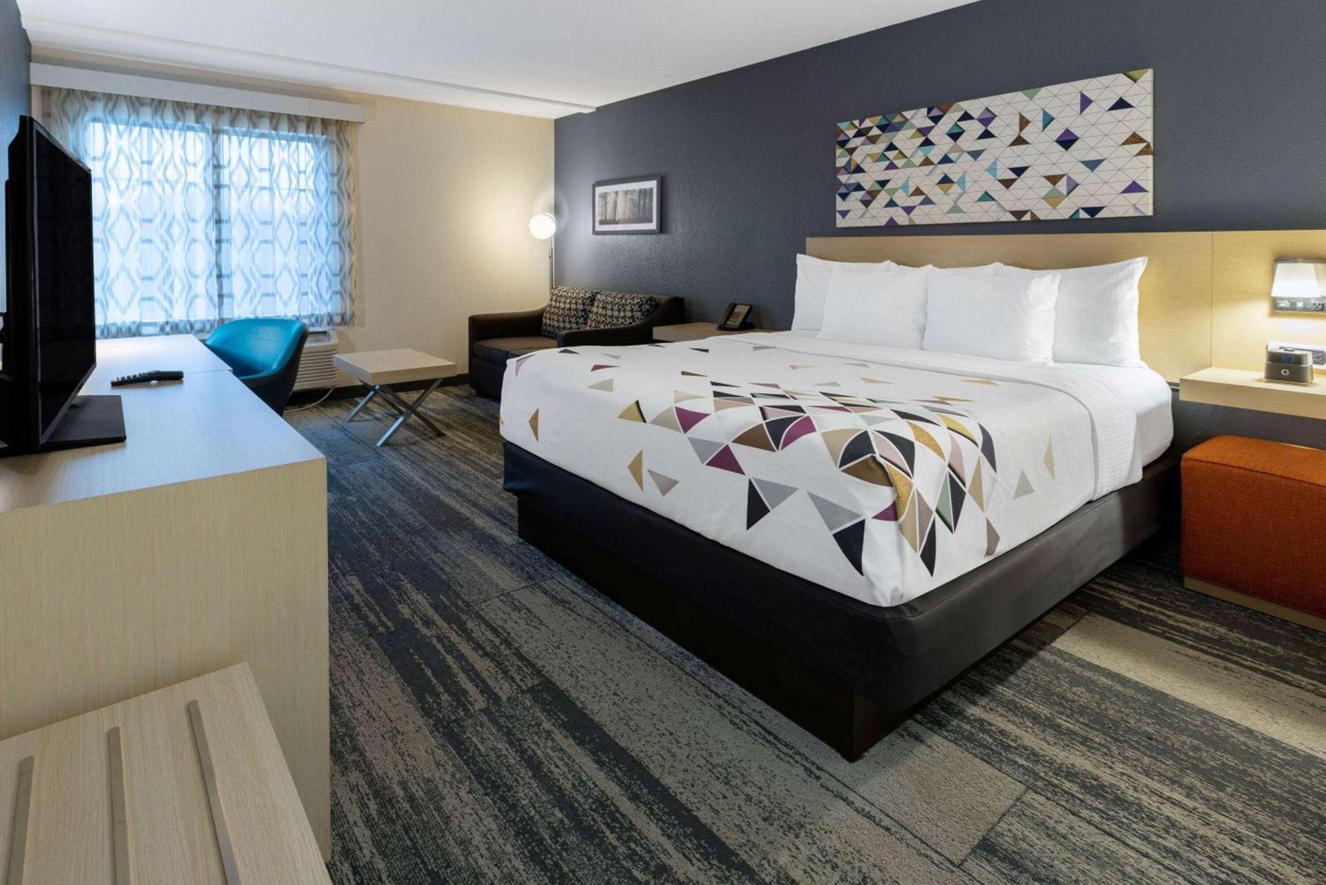 Baymont by Wyndham White Plains - Elmsford photo 22