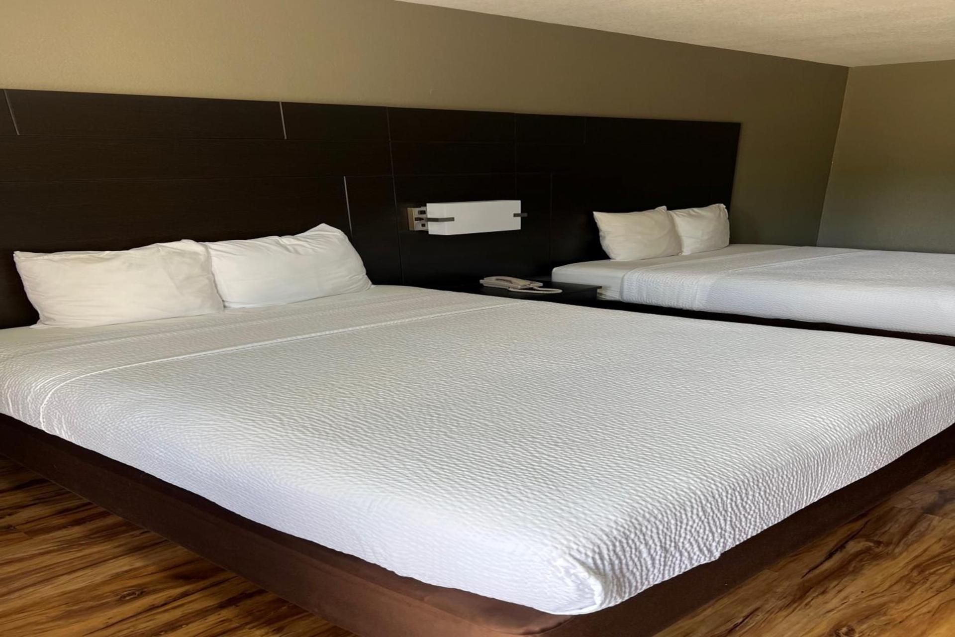 Days Inn by Wyndham Tupelo photo 31