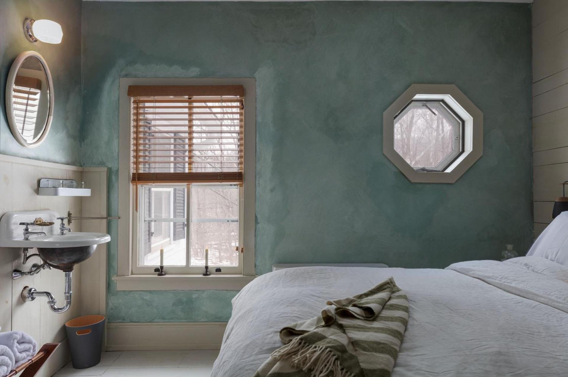 Howland House photo 2