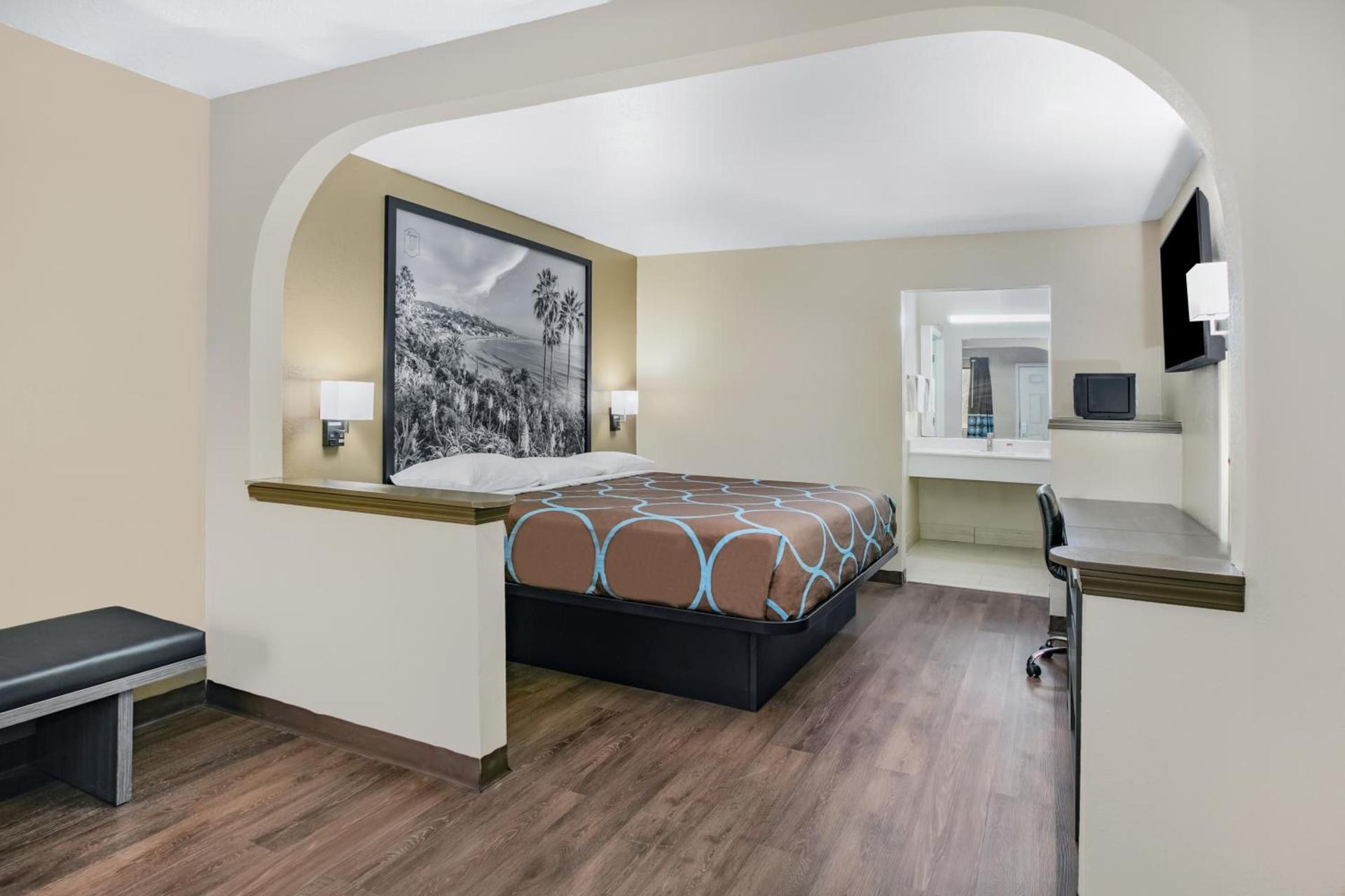 Super 8 by Wyndham Moss Point photo 18