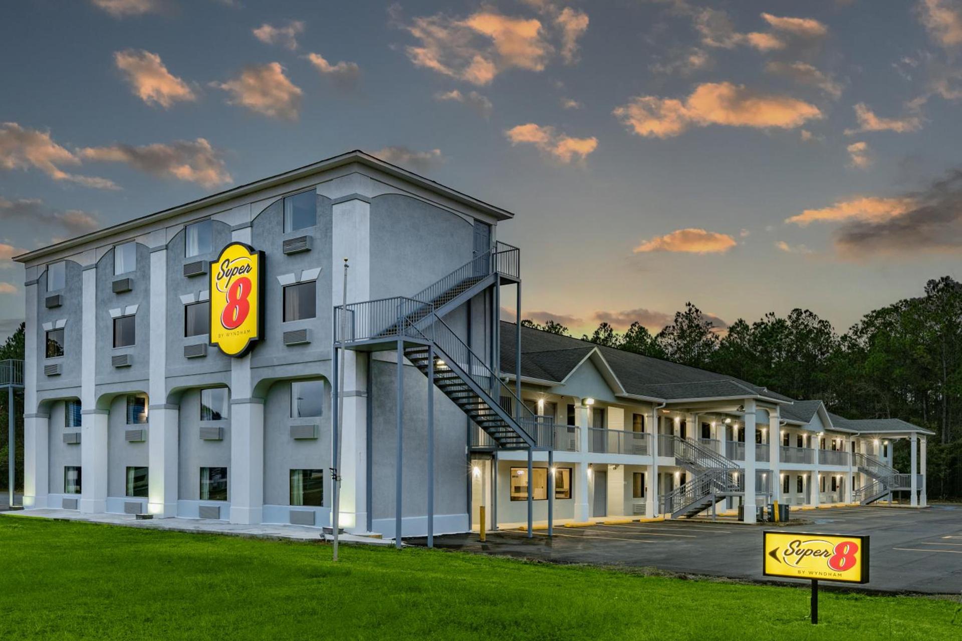 Super 8 by Wyndham Moss Point photo 15