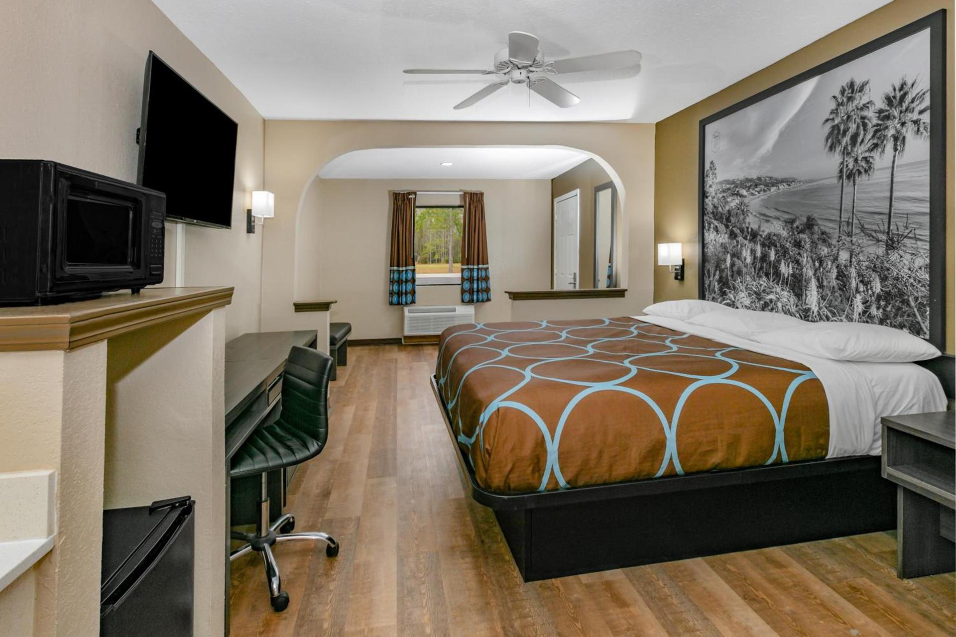 Super 8 by Wyndham Moss Point photo 36