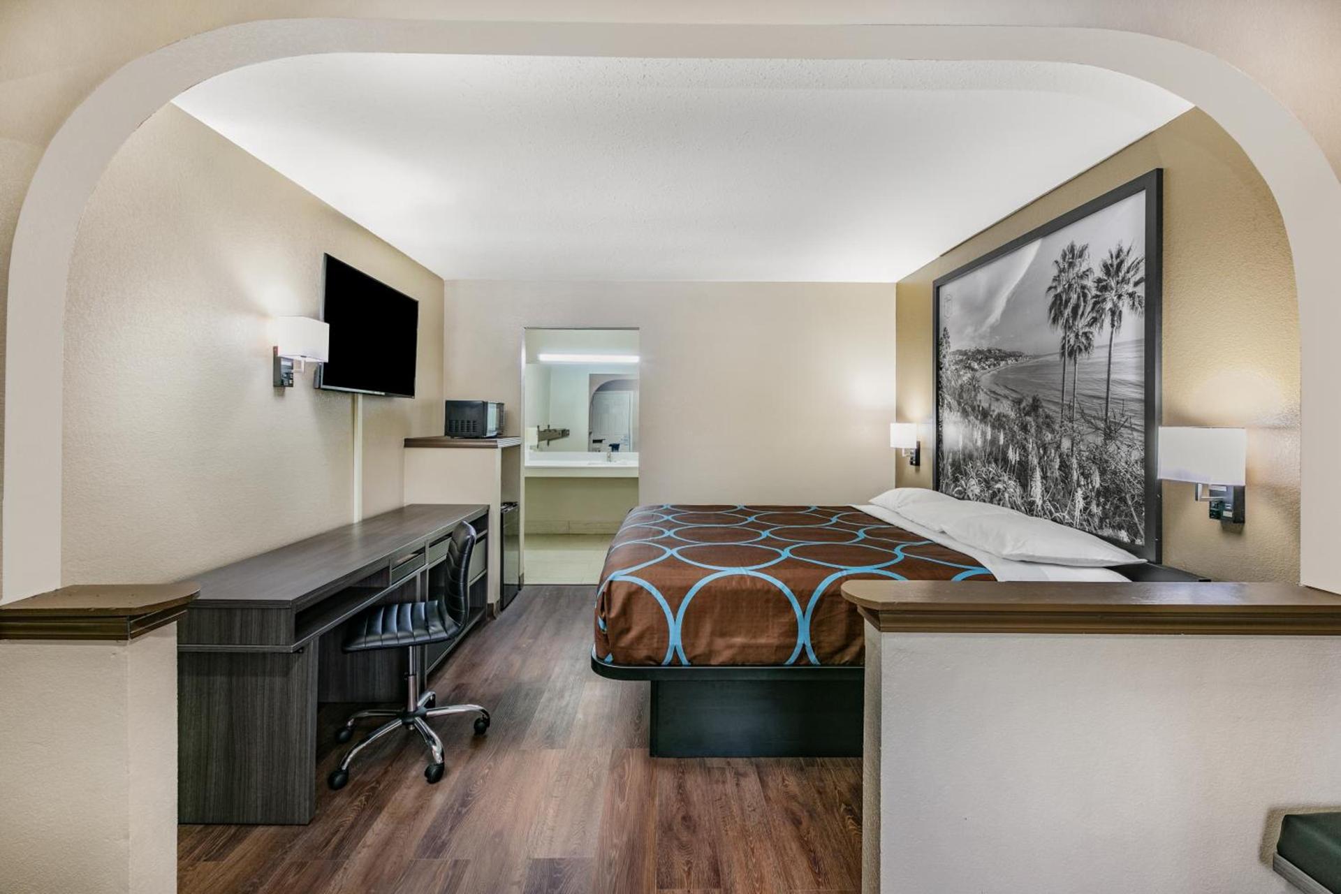 Super 8 by Wyndham Moss Point photo 37