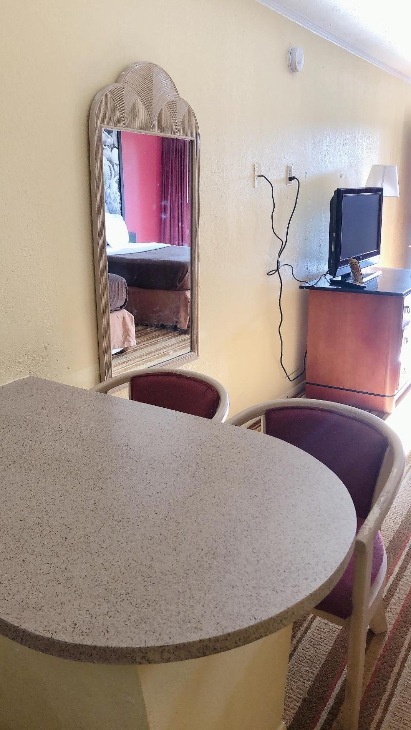 Royal Palace Inn and Suites Myrtle Beach Ocean Blvd photo 17