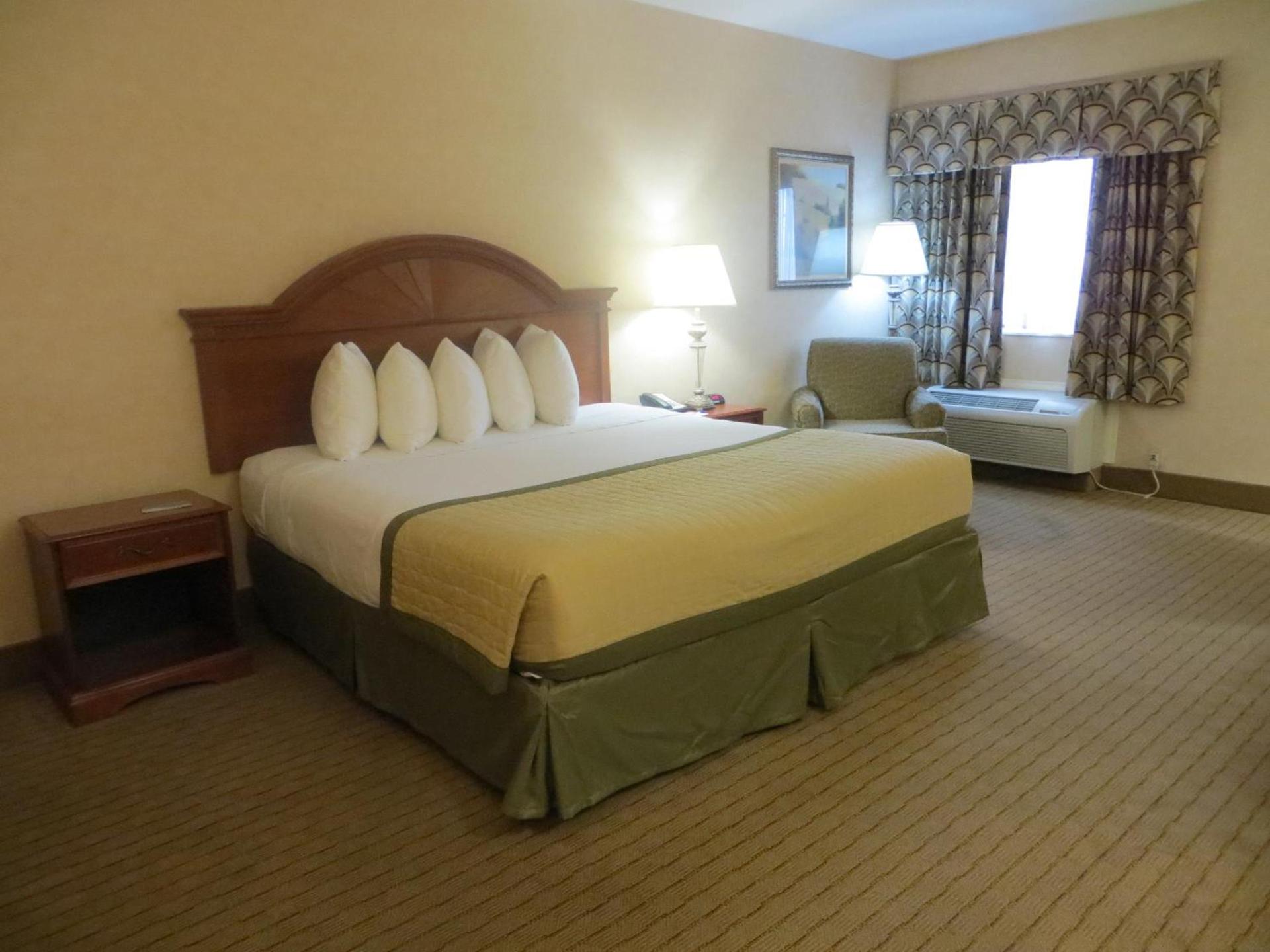 Baymont by Wyndham Indianapolis West photo 26