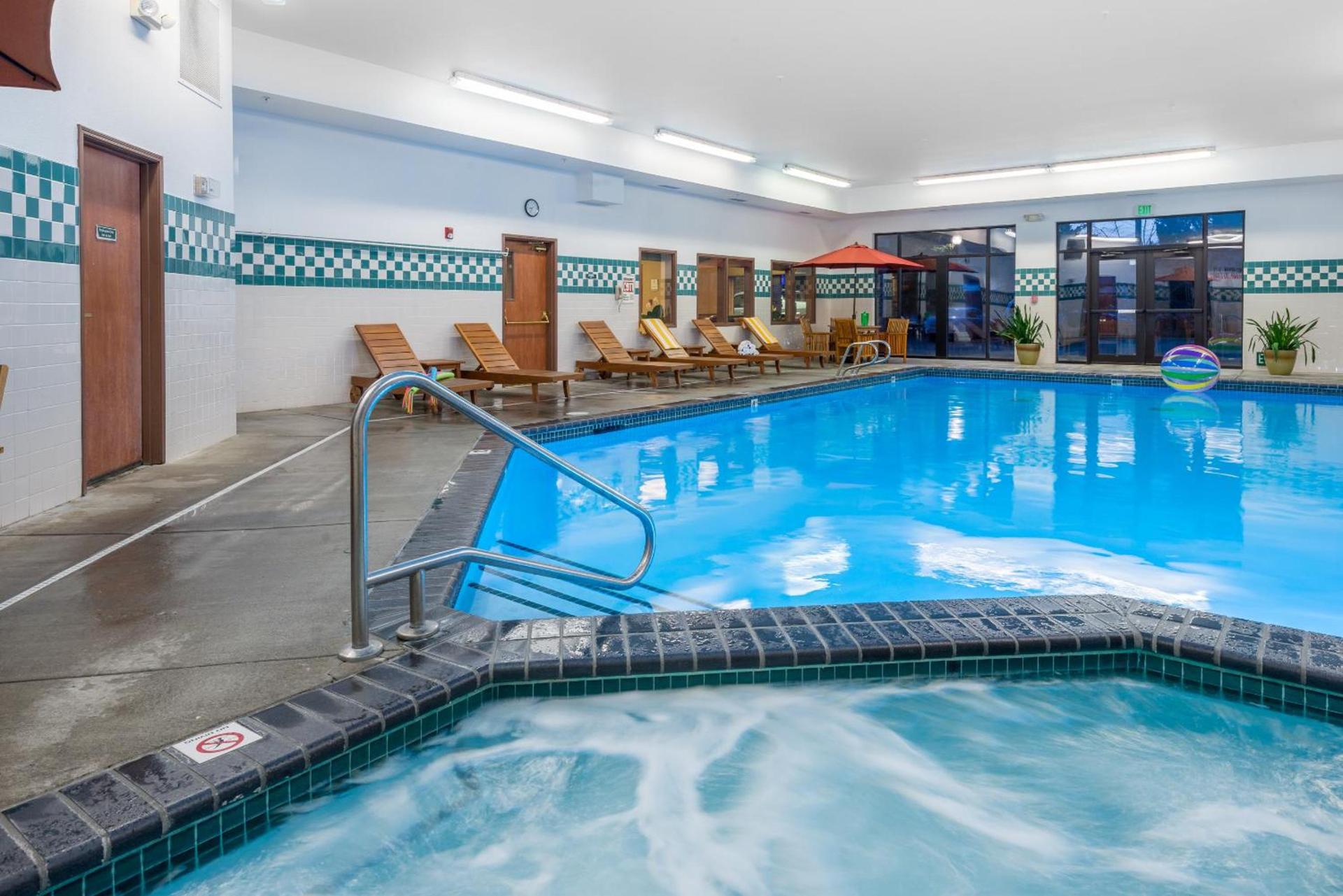 Wood River Inn & Suite photo 34