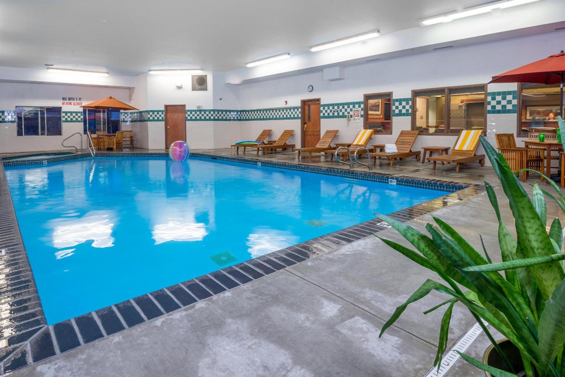 Wood River Inn & Suite photo 13