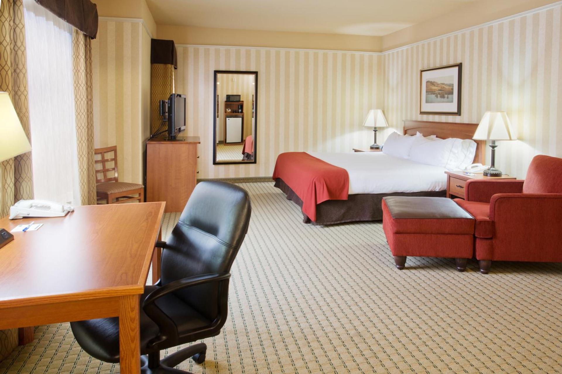 Holiday Inn Express Hotel & Suites Astoria by IHG photo 8