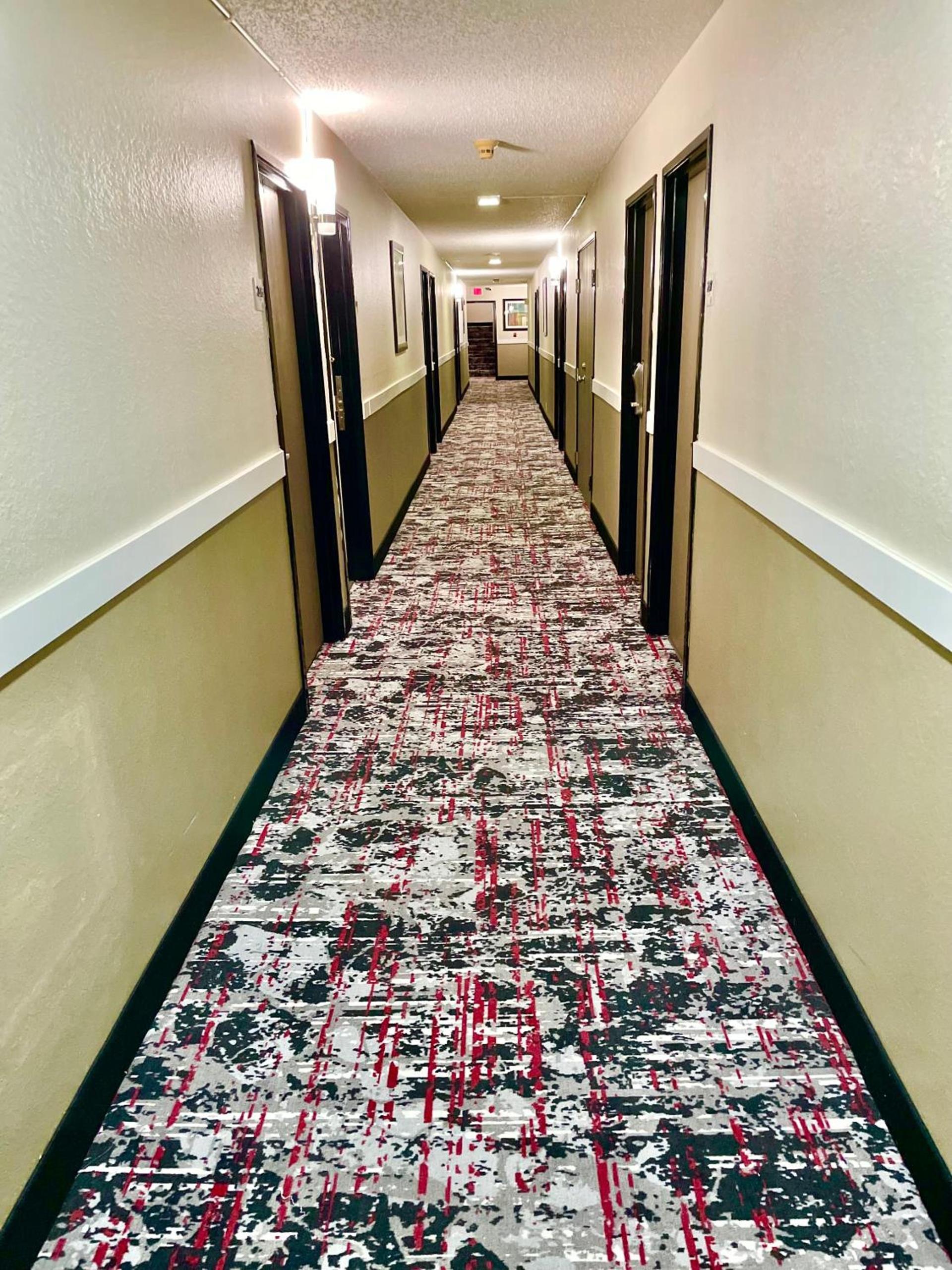 Econo Lodge Cartersville-Emerson Lake Point photo 30