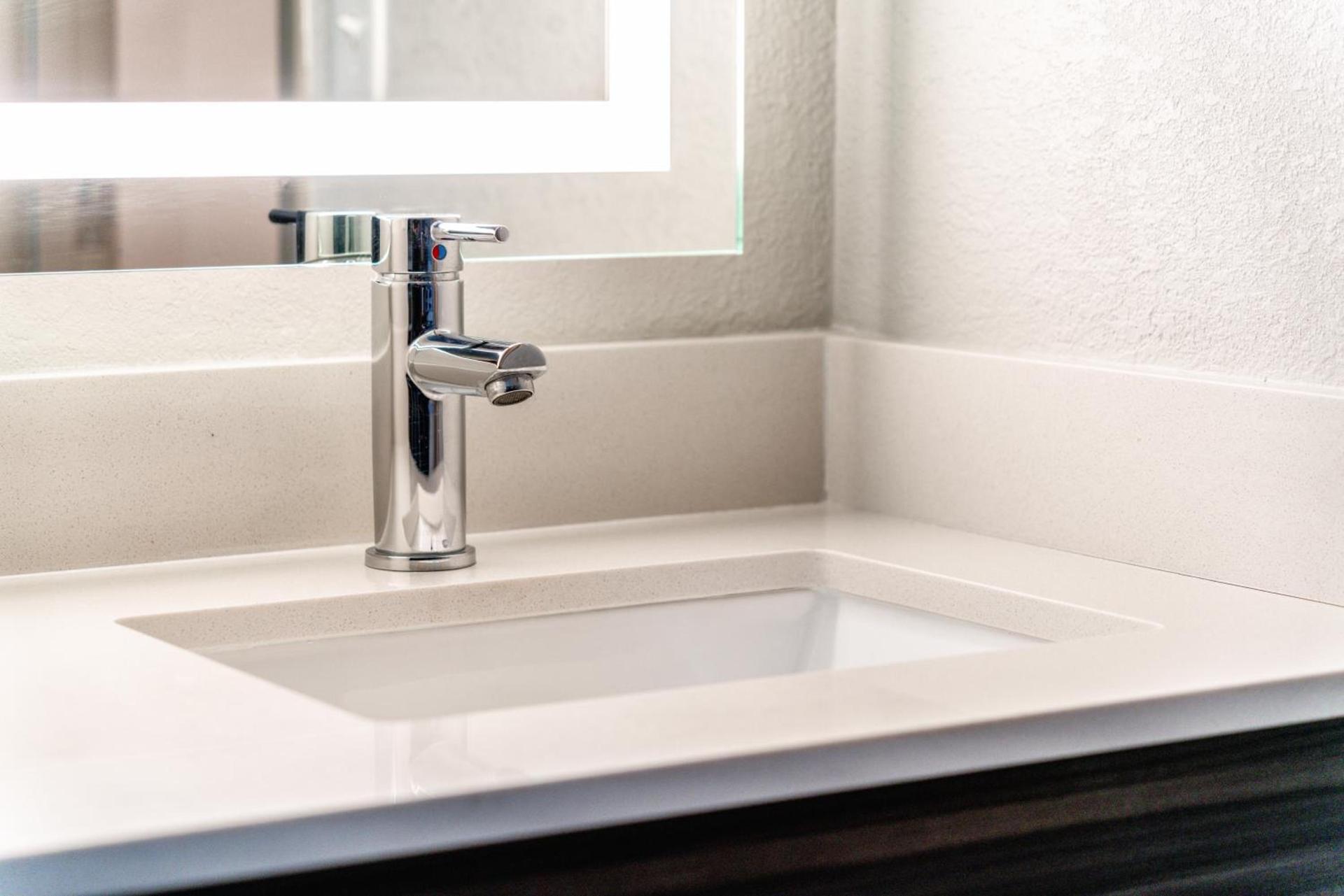 Holiday Inn Express & Suites Phoenix - Mesa West by IHG photo 19