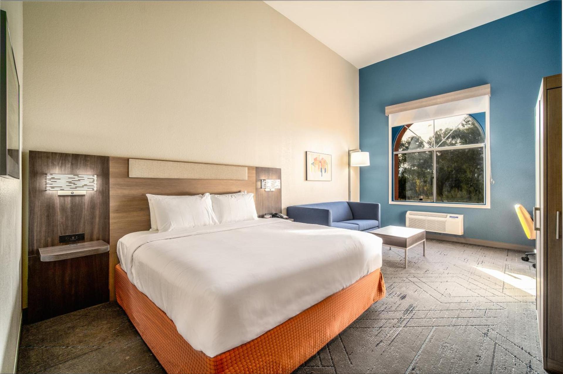 Holiday Inn Express & Suites Phoenix - Mesa West by IHG photo 22