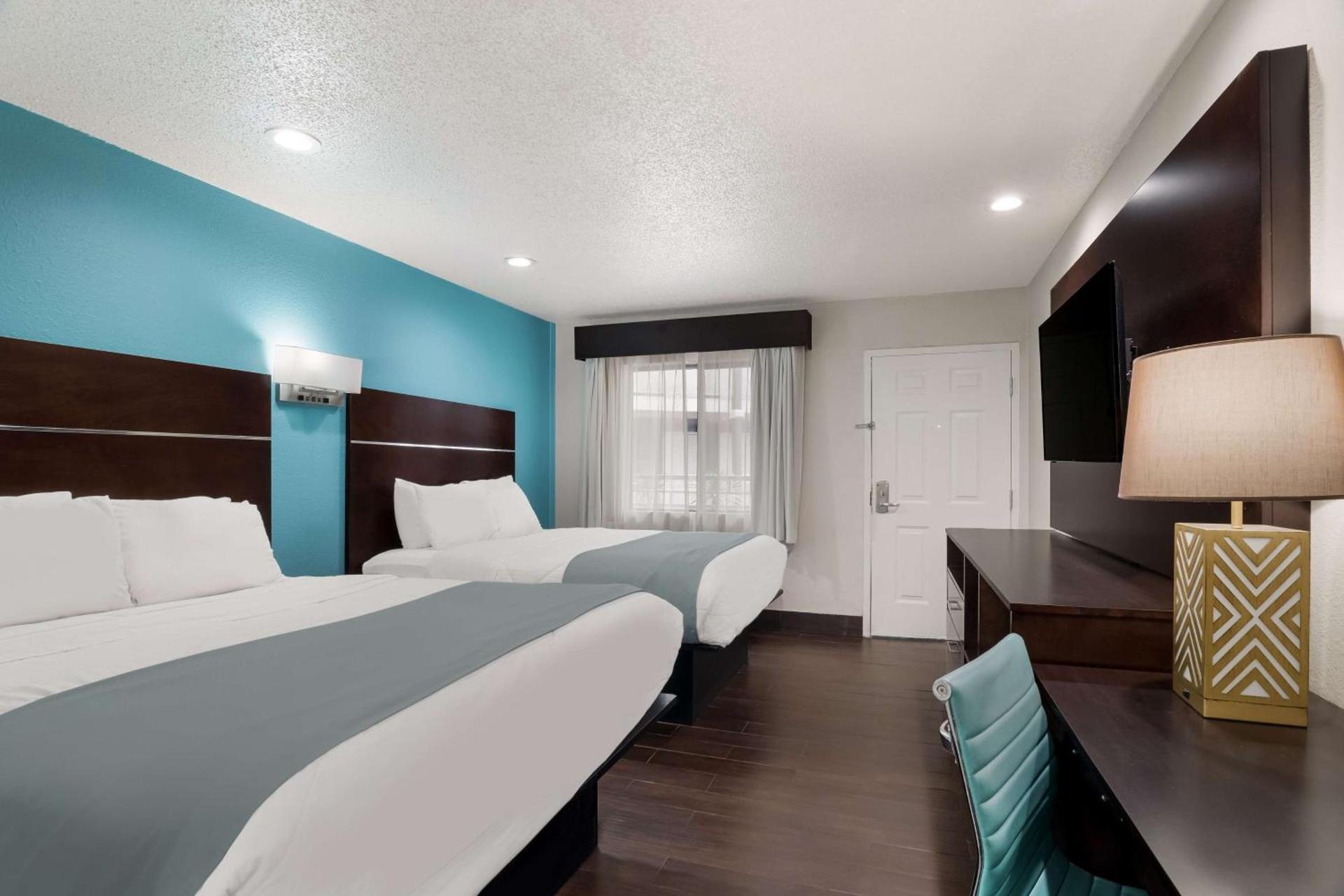 Spanish Trails Inn - Laredo Hotel photo 8