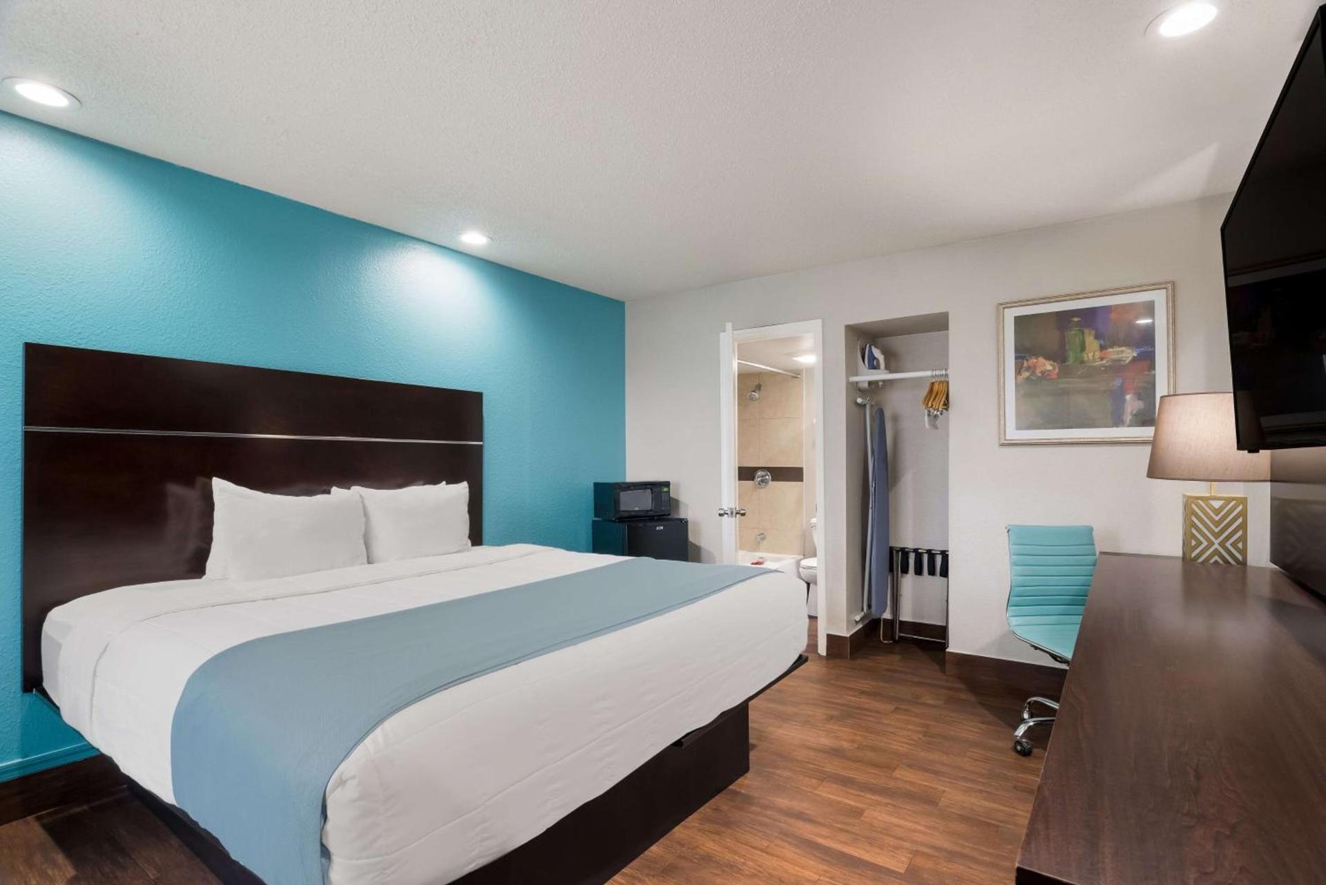 Spanish Trails Inn - Laredo Hotel photo 11