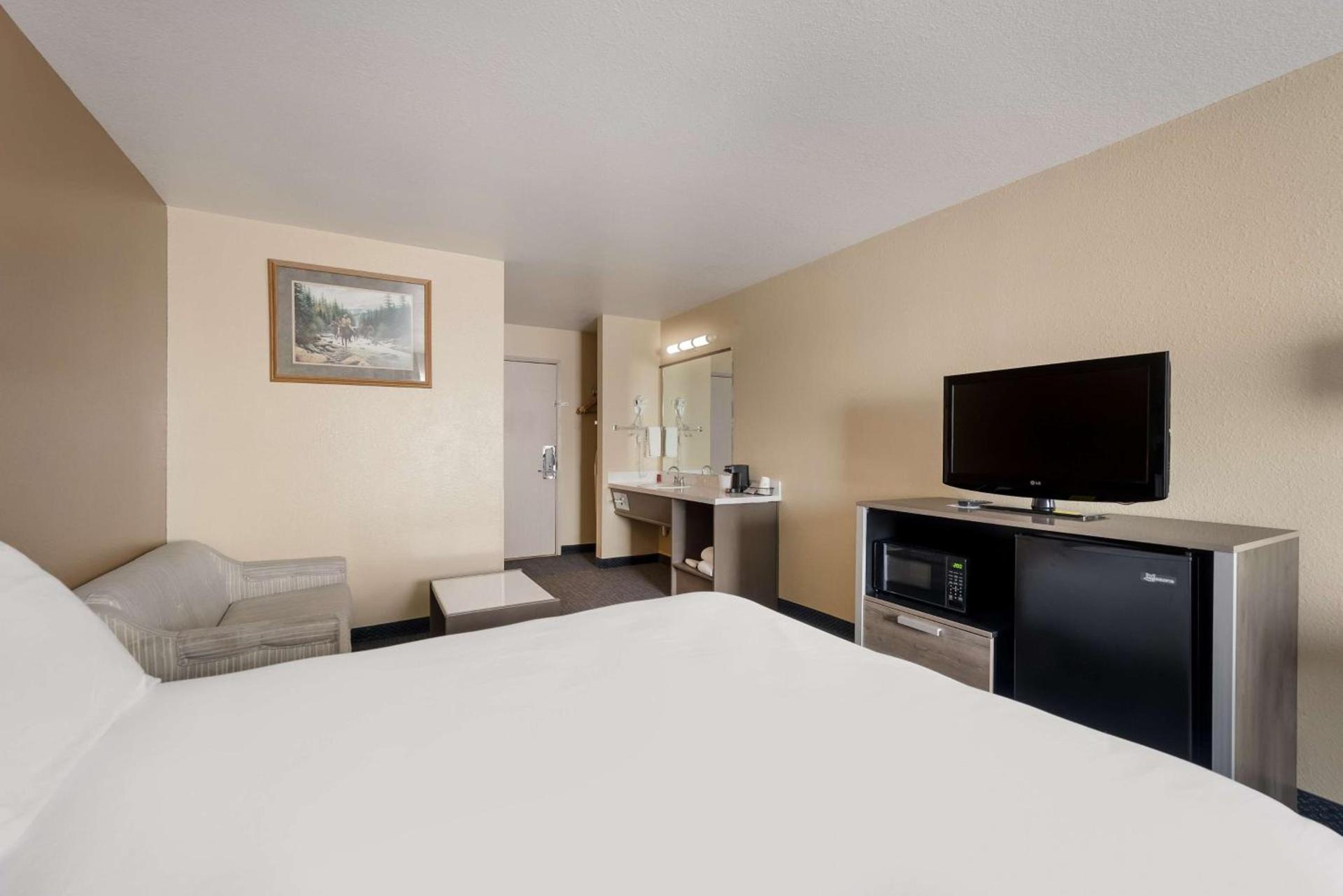 SureStay Hotel by Best Western Wells photo 11