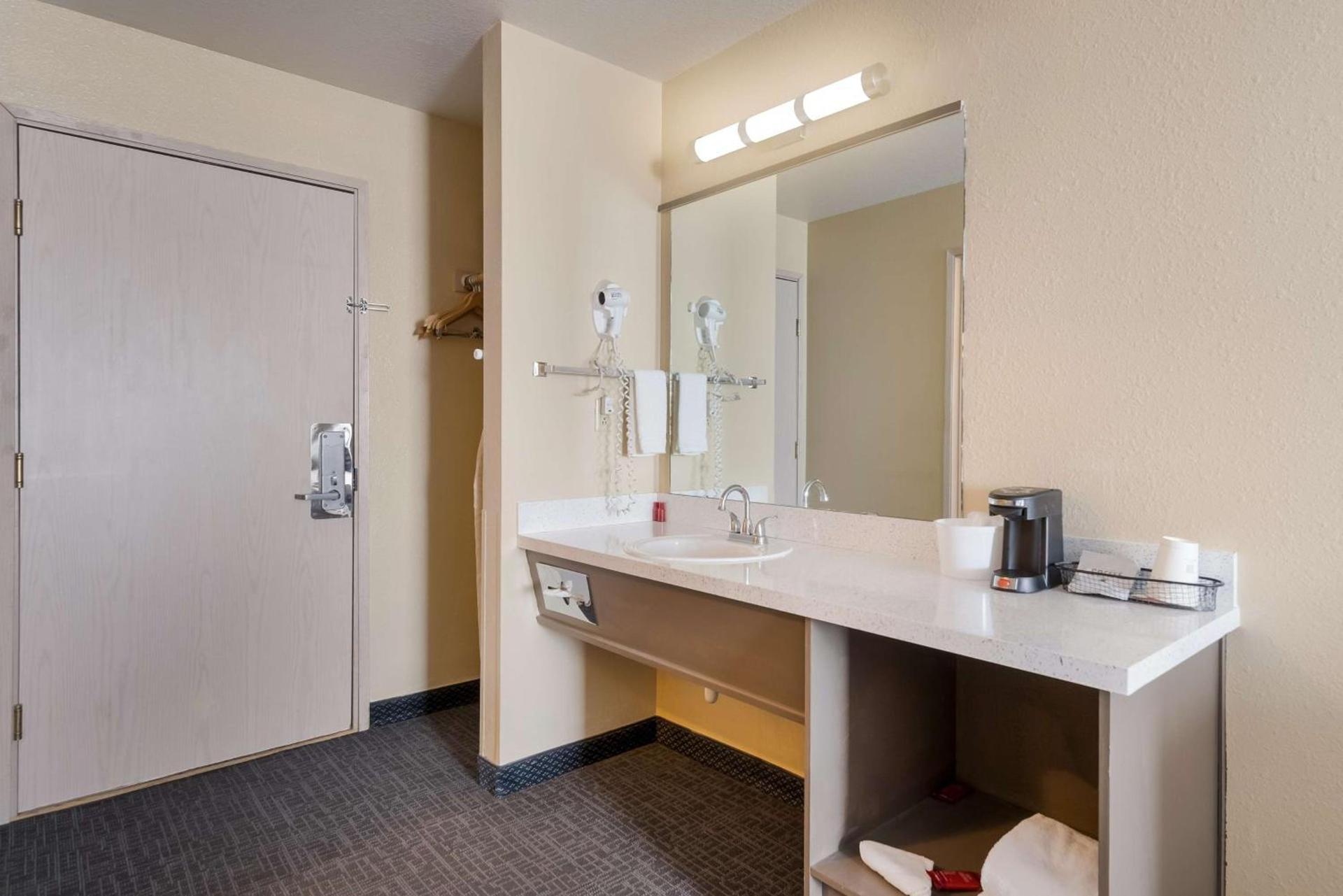 SureStay Hotel by Best Western Wells photo 13