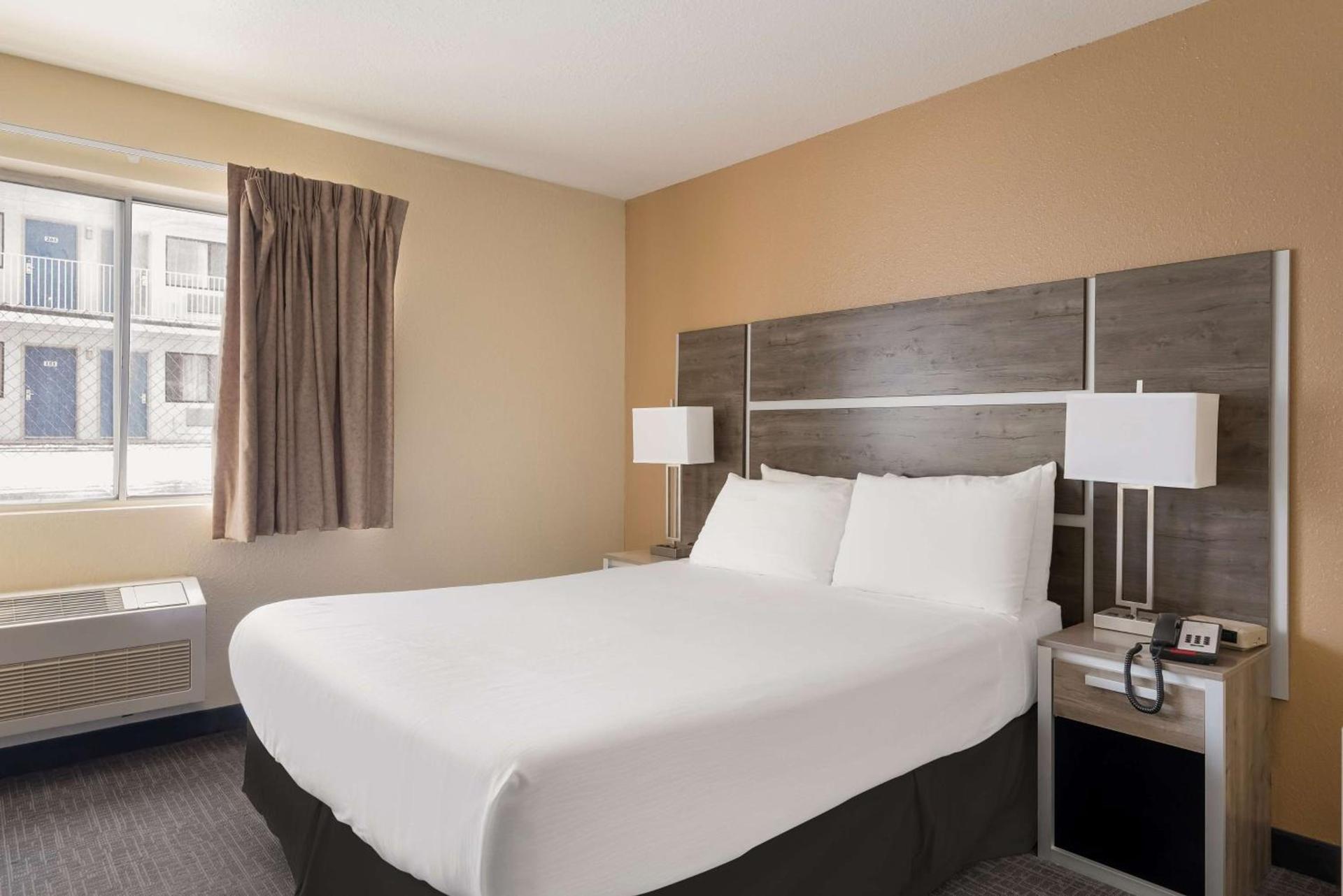 SureStay Hotel by Best Western Wells photo 3