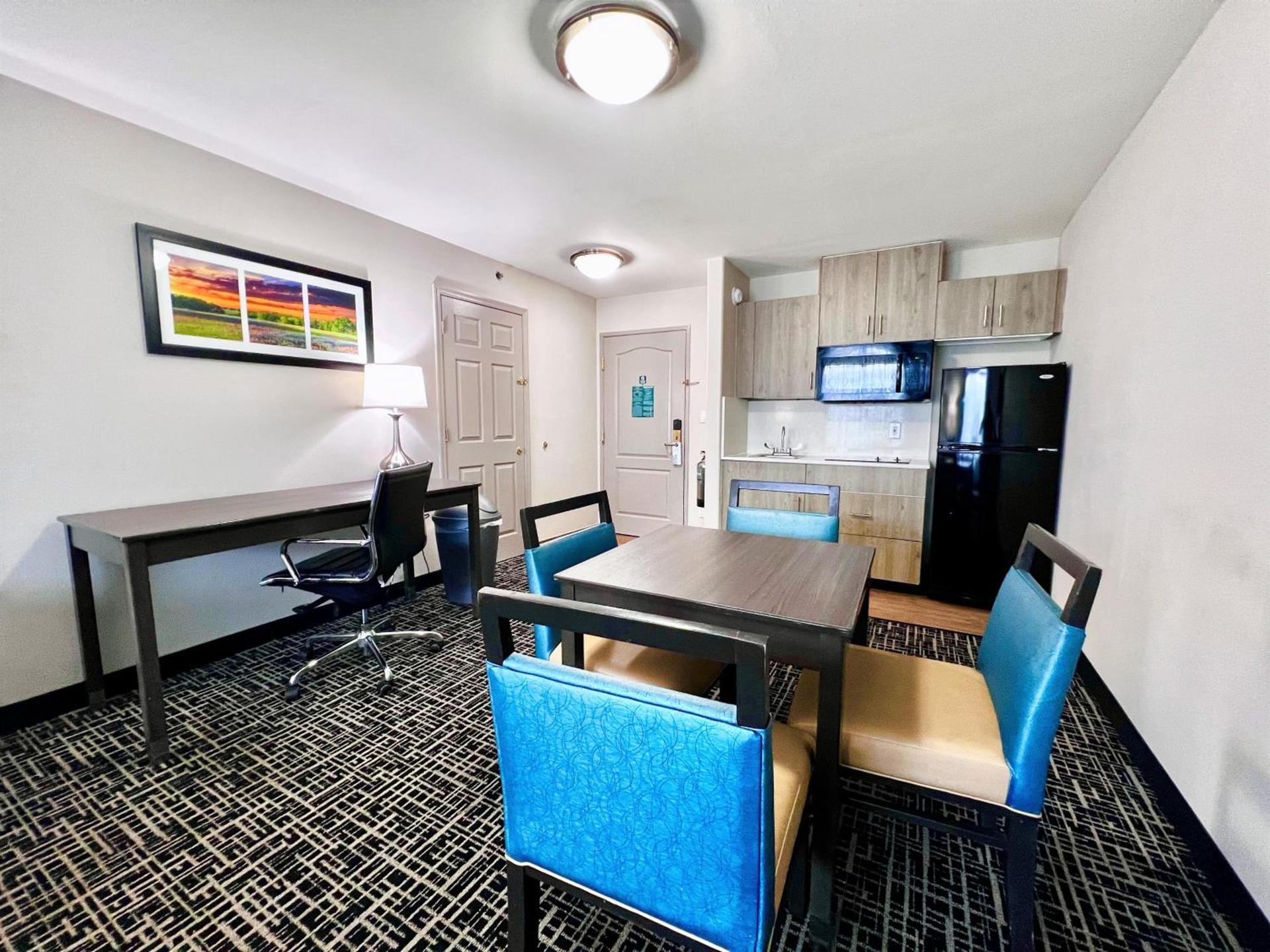 La Quinta by Wyndham Pharr North McAllen photo 50