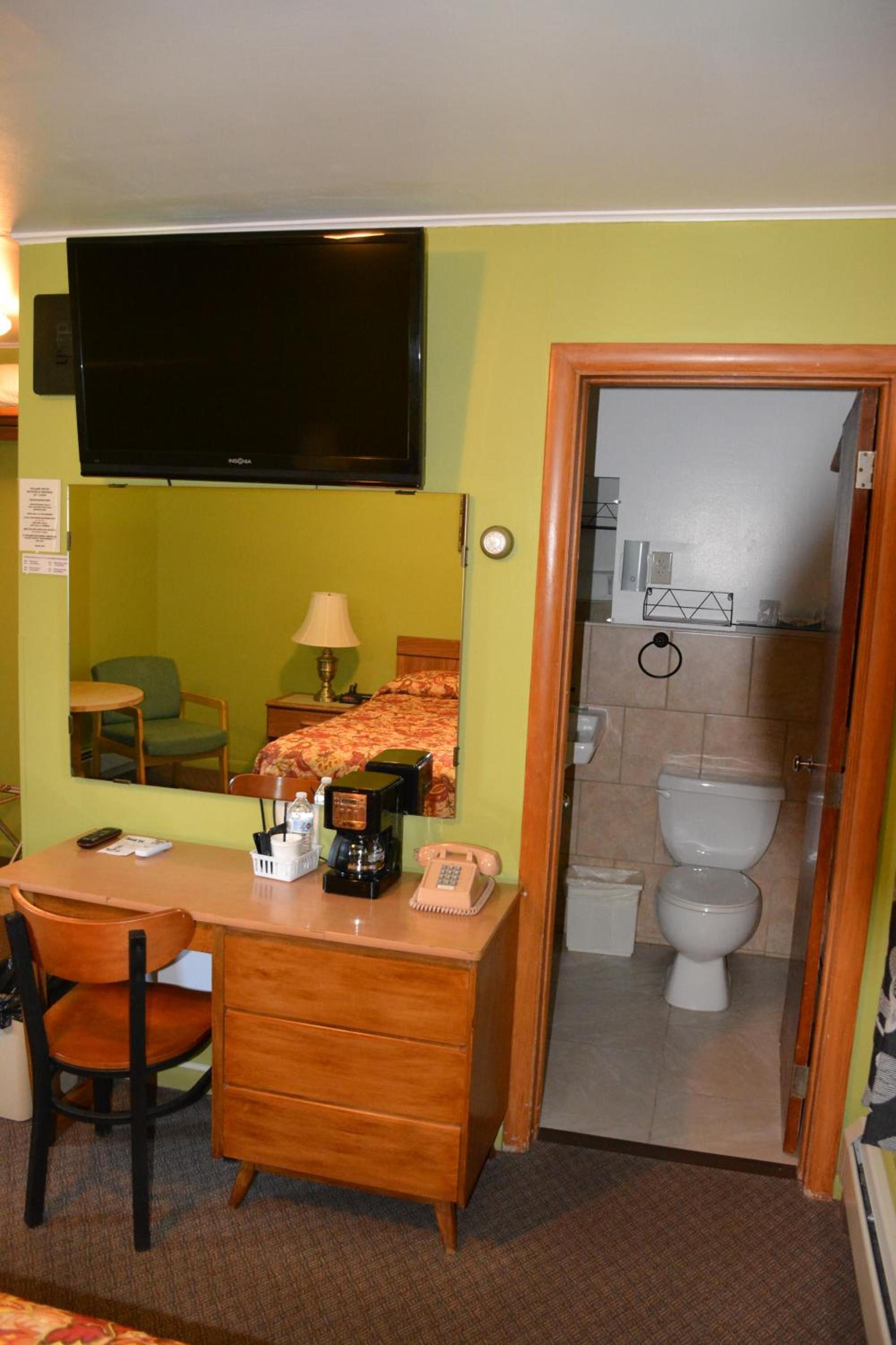 The Village Motel photo 6