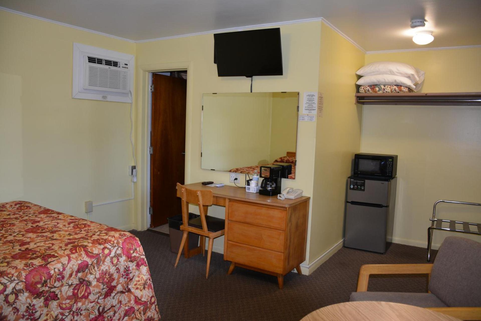 The Village Motel photo 26