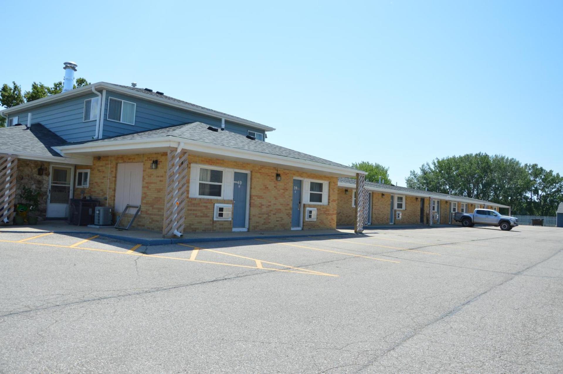 Americas Best Value Inn Suburban — hotel in Emmetsburg