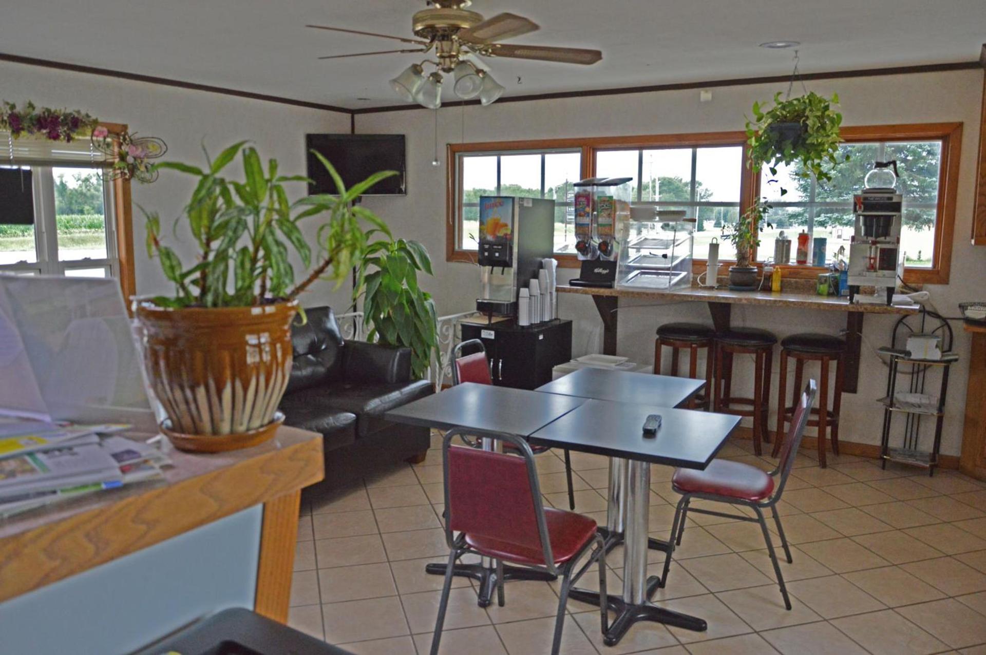 Americas Best Value Inn Suburban photo 8