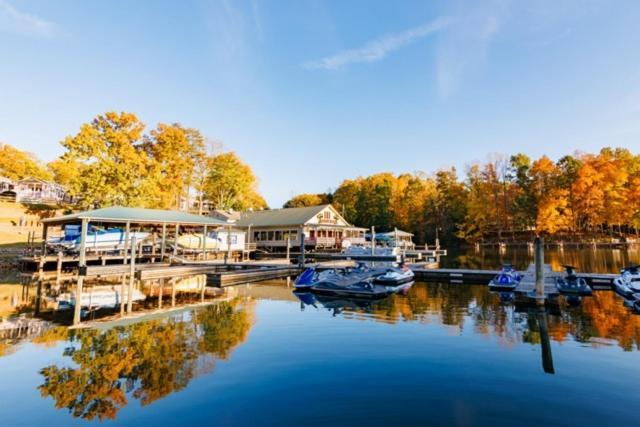 Halesford Harbour Resort - Smith Mountain Lake photo 13