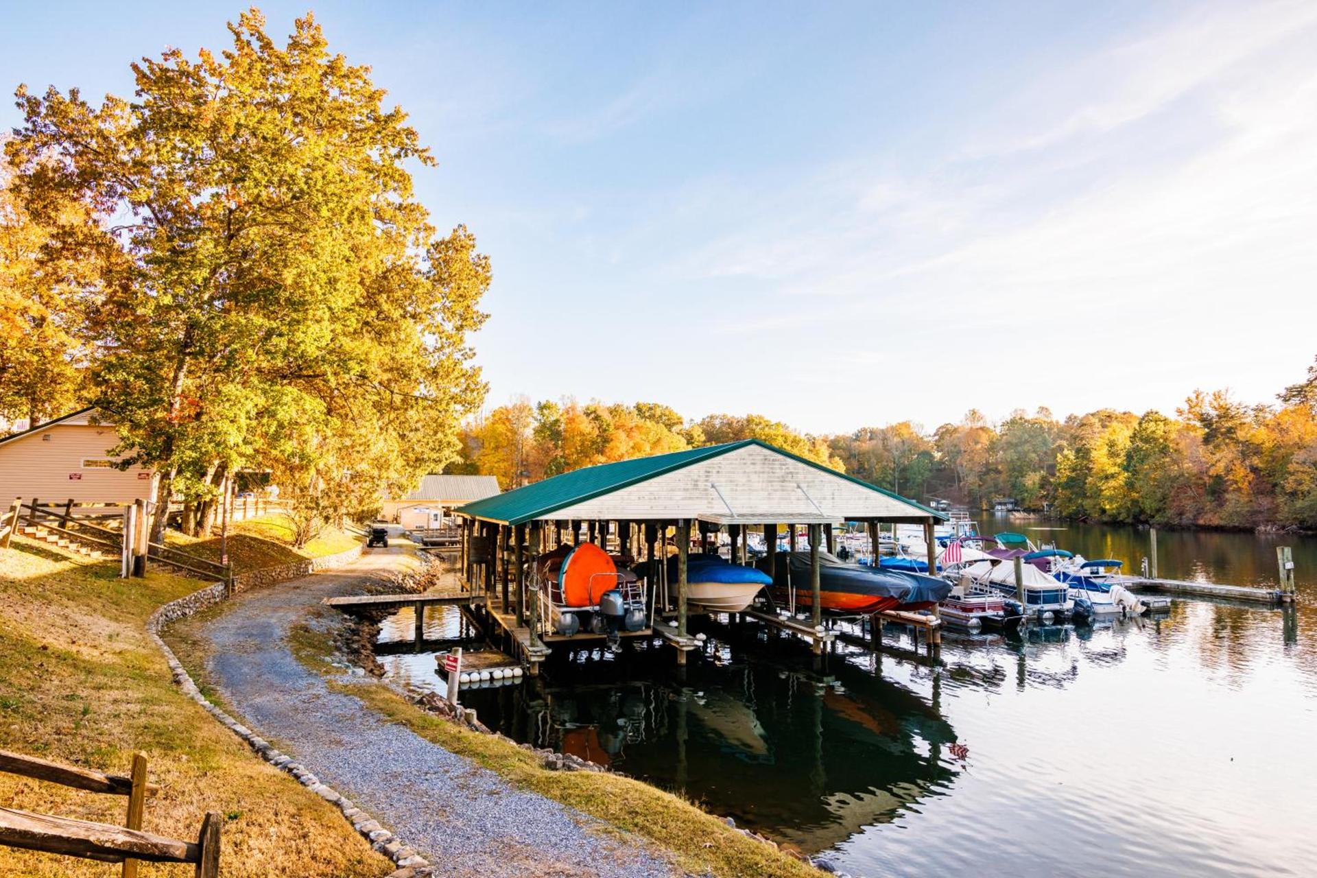 Halesford Harbour Resort - Smith Mountain Lake photo 11
