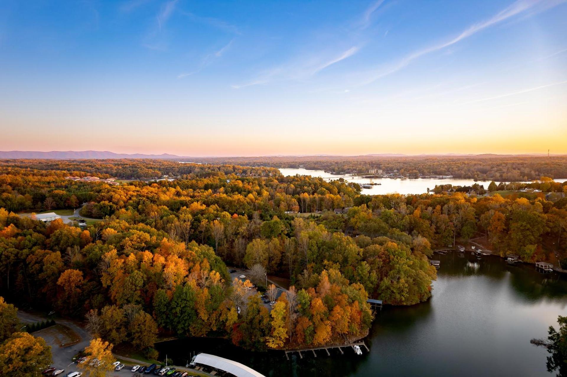 Halesford Harbour Resort - Smith Mountain Lake photo 10