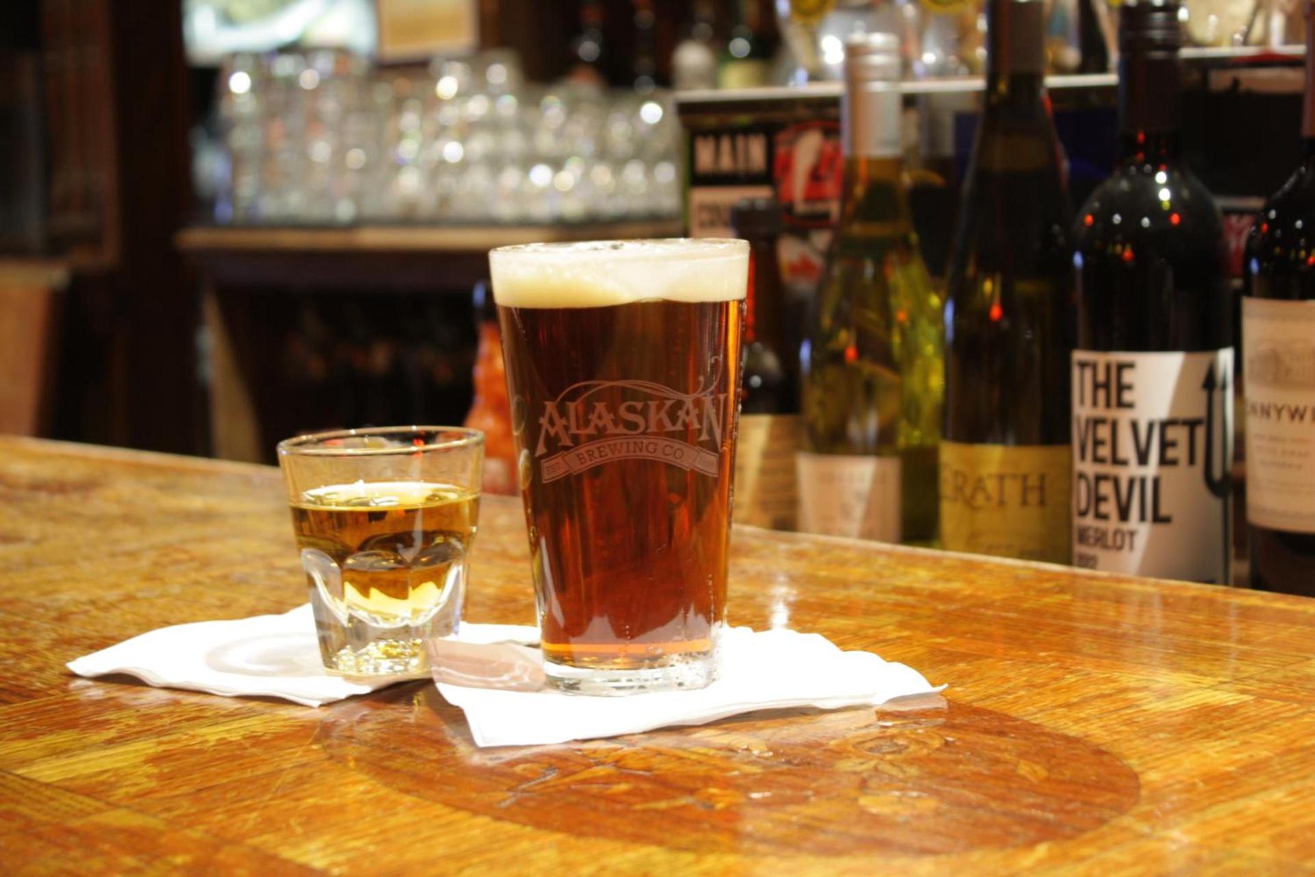 Alaskan Hotel and Bar photo 5