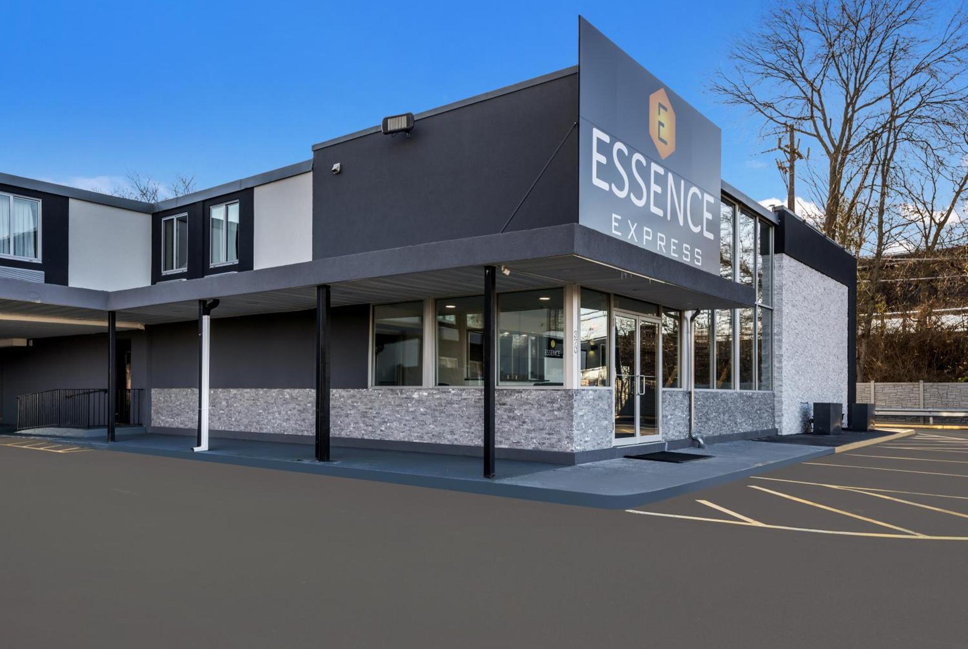 Essence Express Wayne photo 26