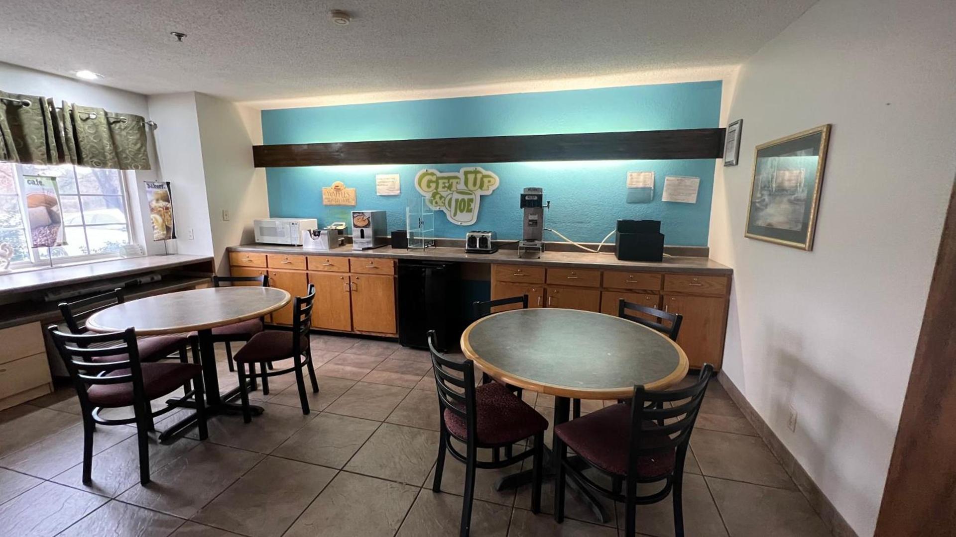 America's Best Value Inn and Suites - Jackson photo 10