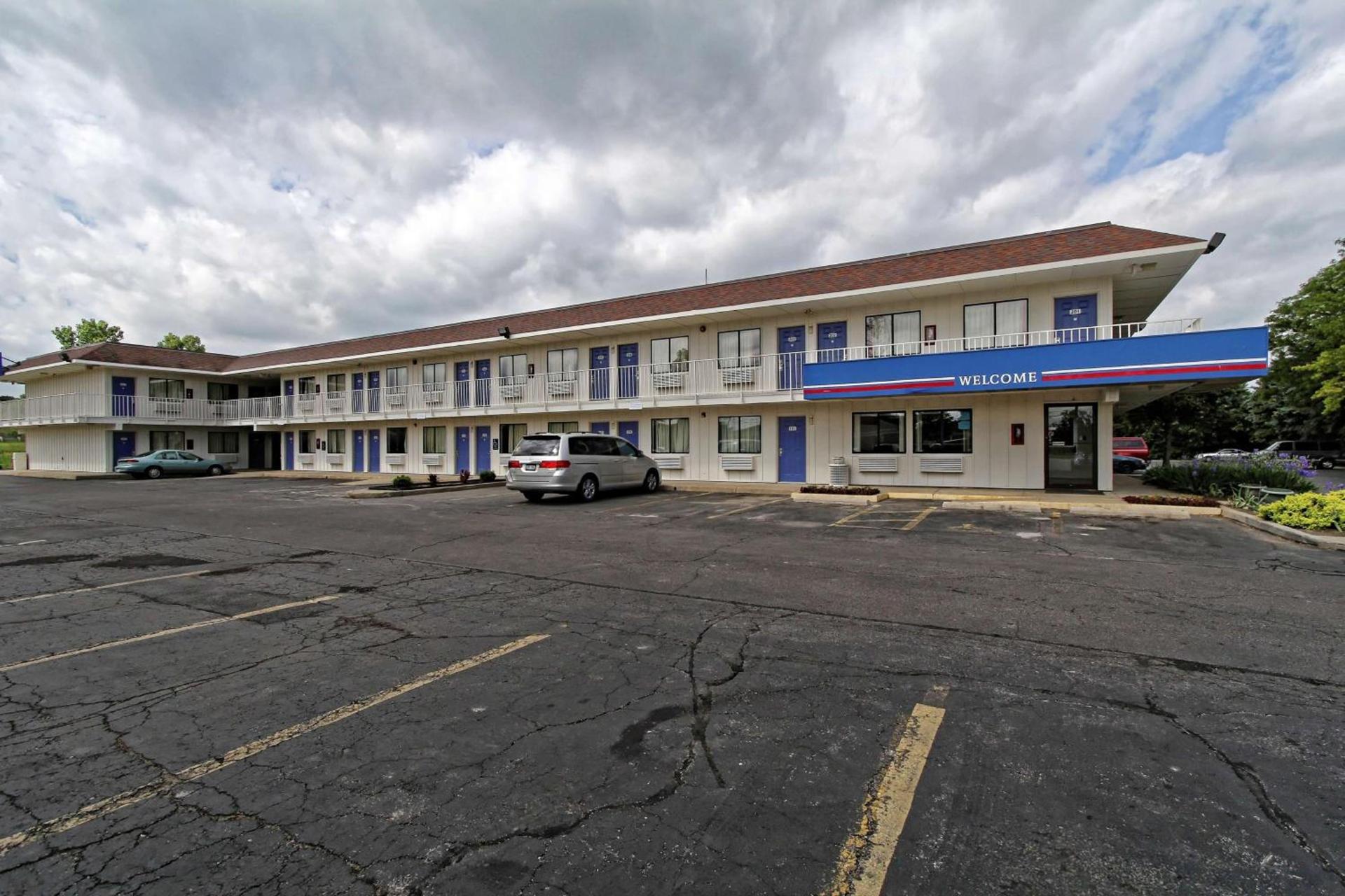 Motel 6-Amherst, OH - Cleveland West - Lorain photo 2
